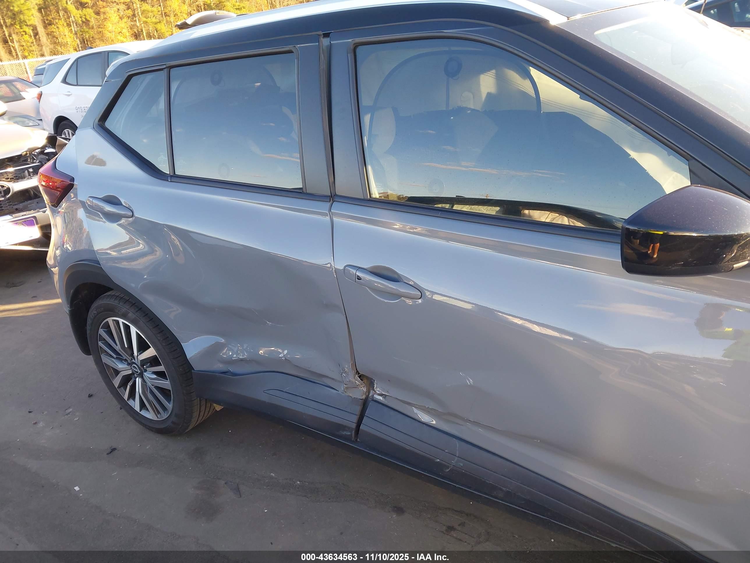NISSAN KICKS image 6