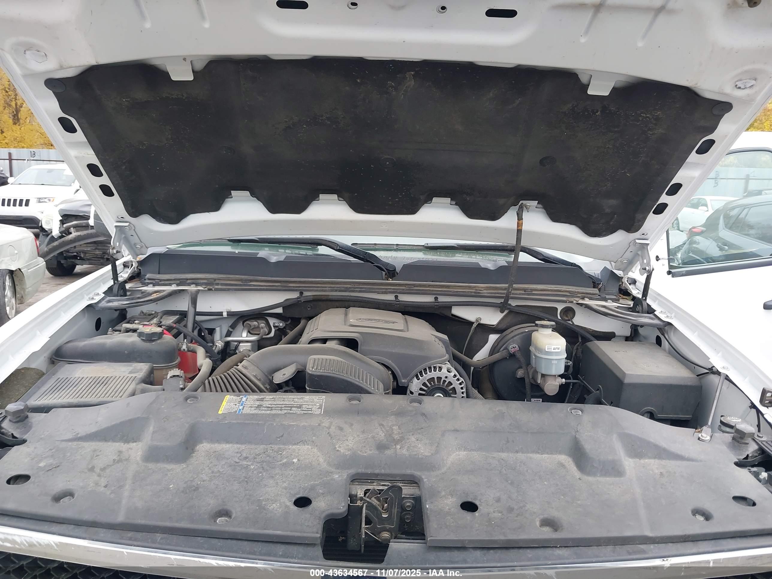 CHEVROLET SILVERADO image 10