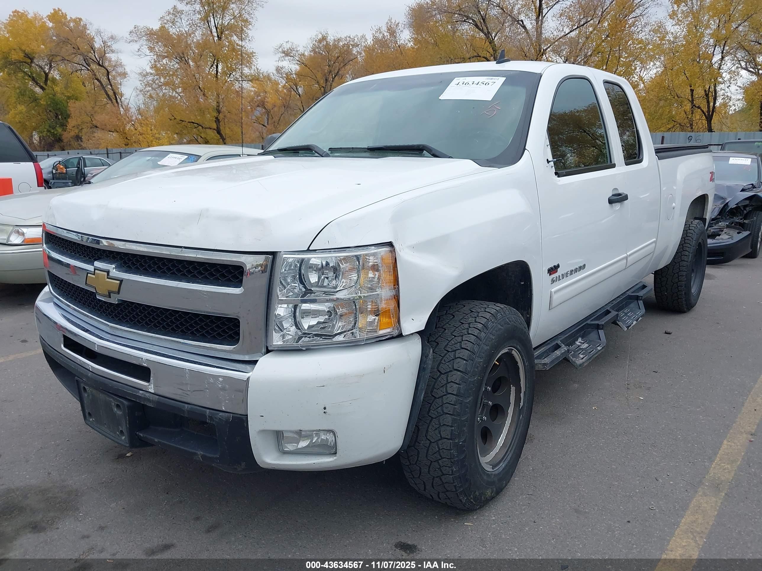 CHEVROLET SILVERADO image 2