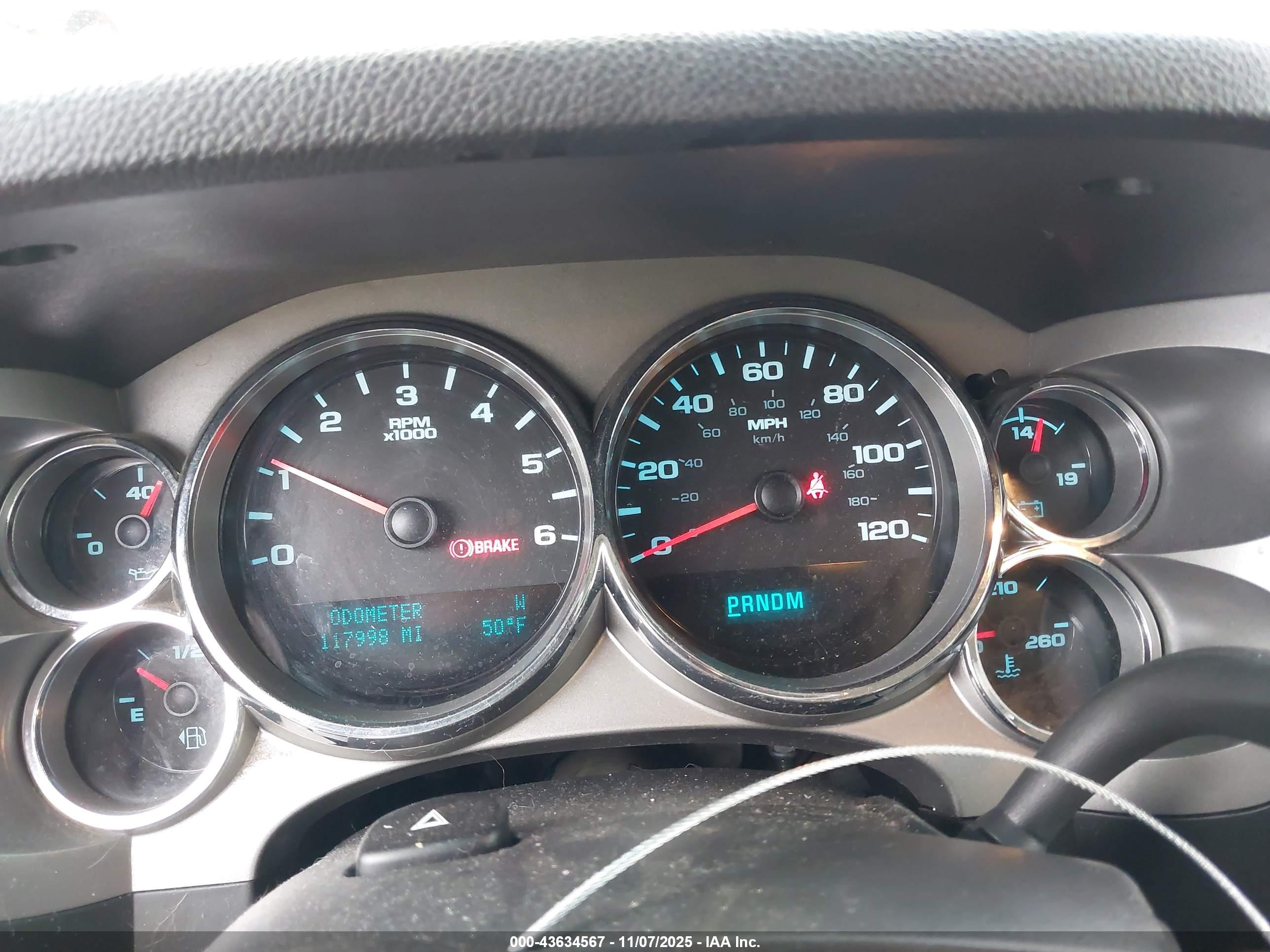 CHEVROLET SILVERADO image 7