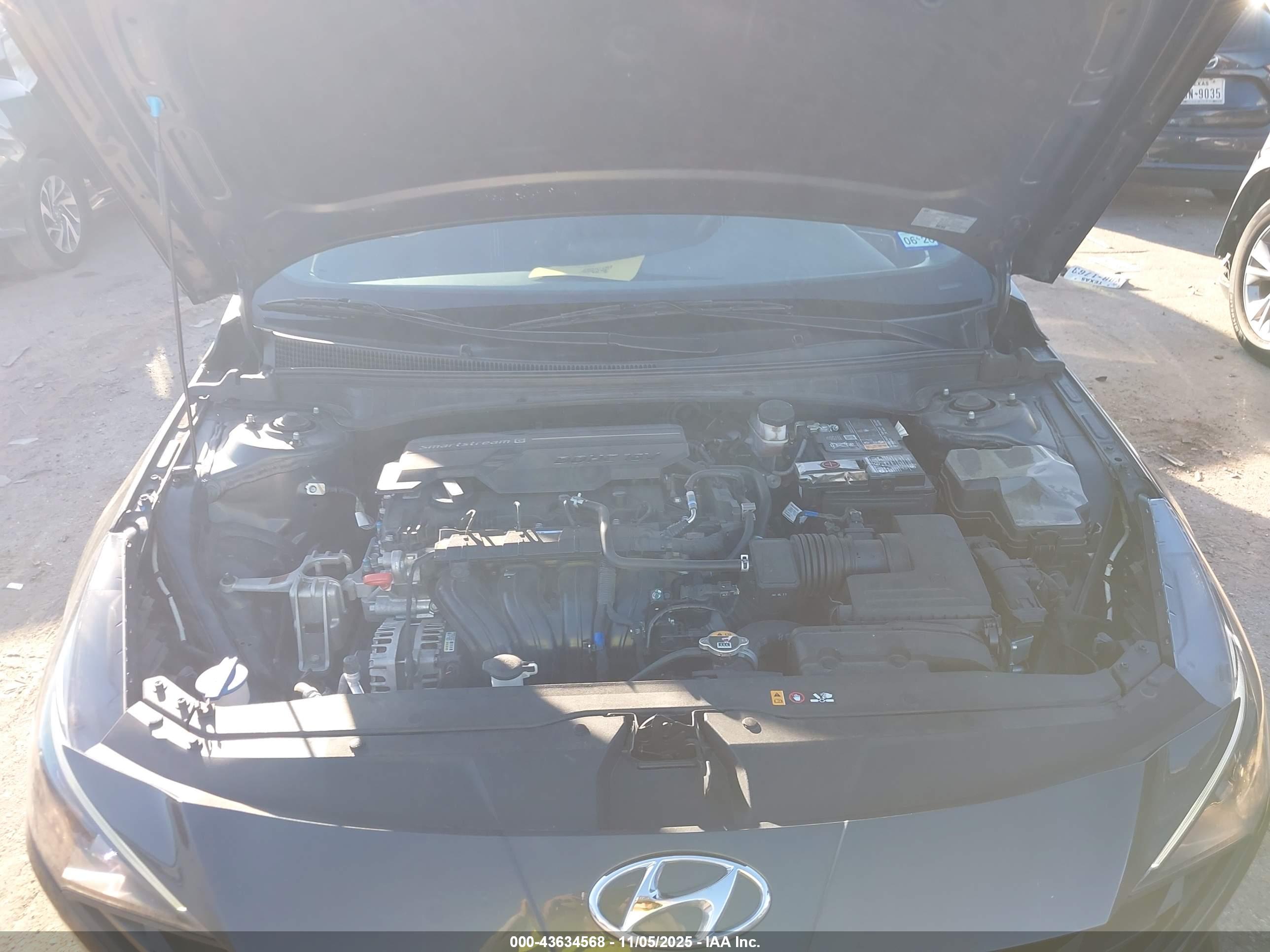 HYUNDAI ELANTRA image 10