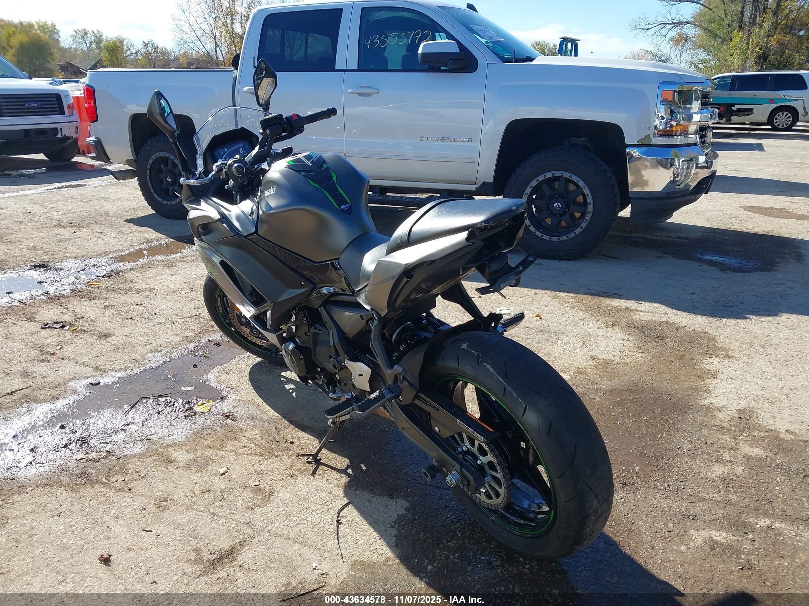 KAWASAKI EX650 image 3