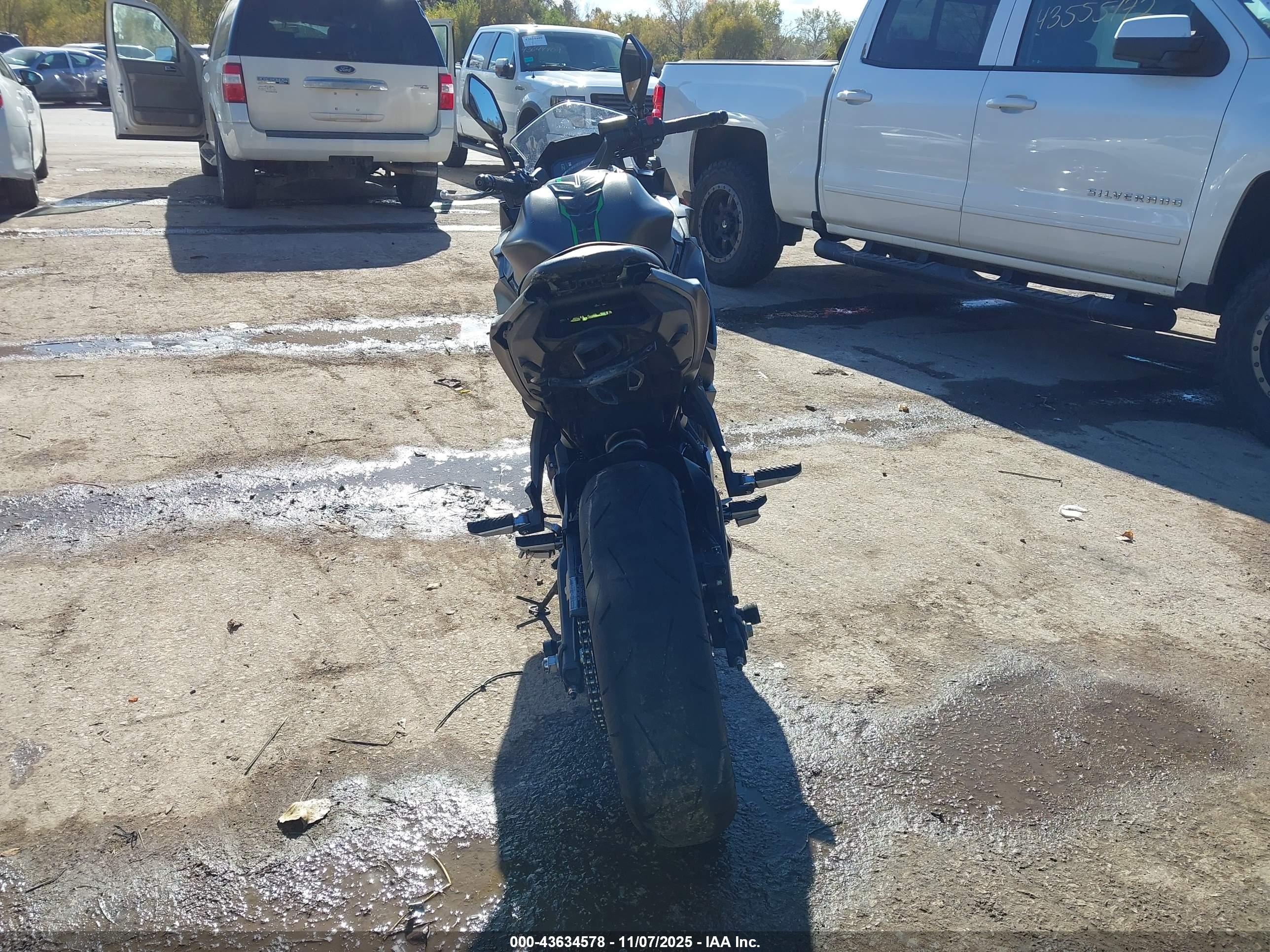 KAWASAKI EX650 image 6