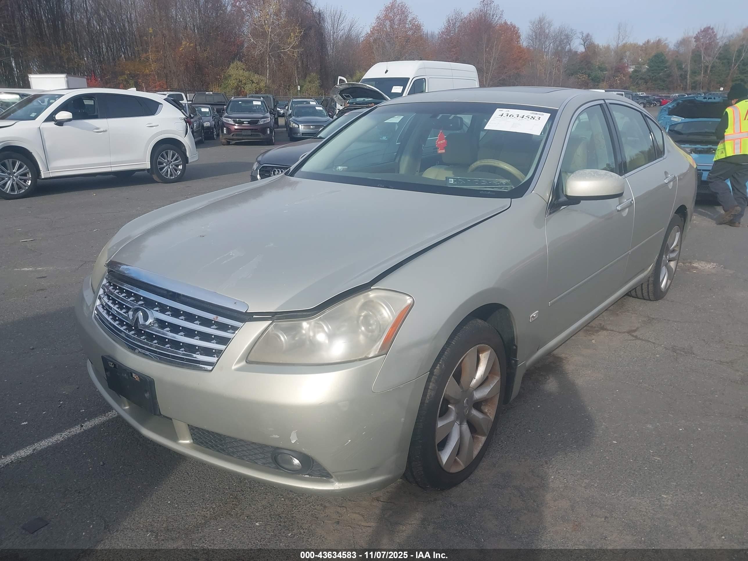 INFINITI M35X image 2