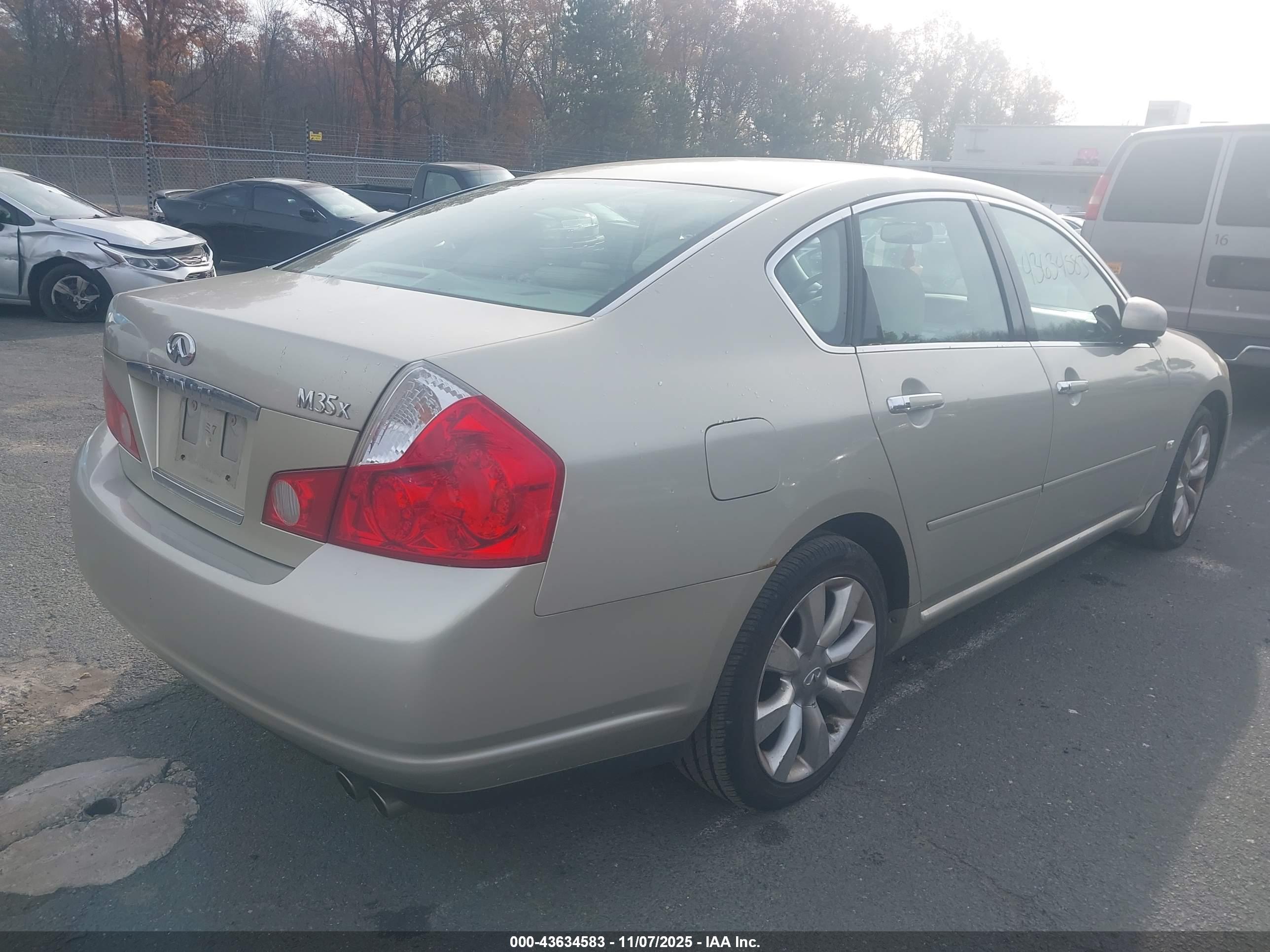 INFINITI M35X image 4