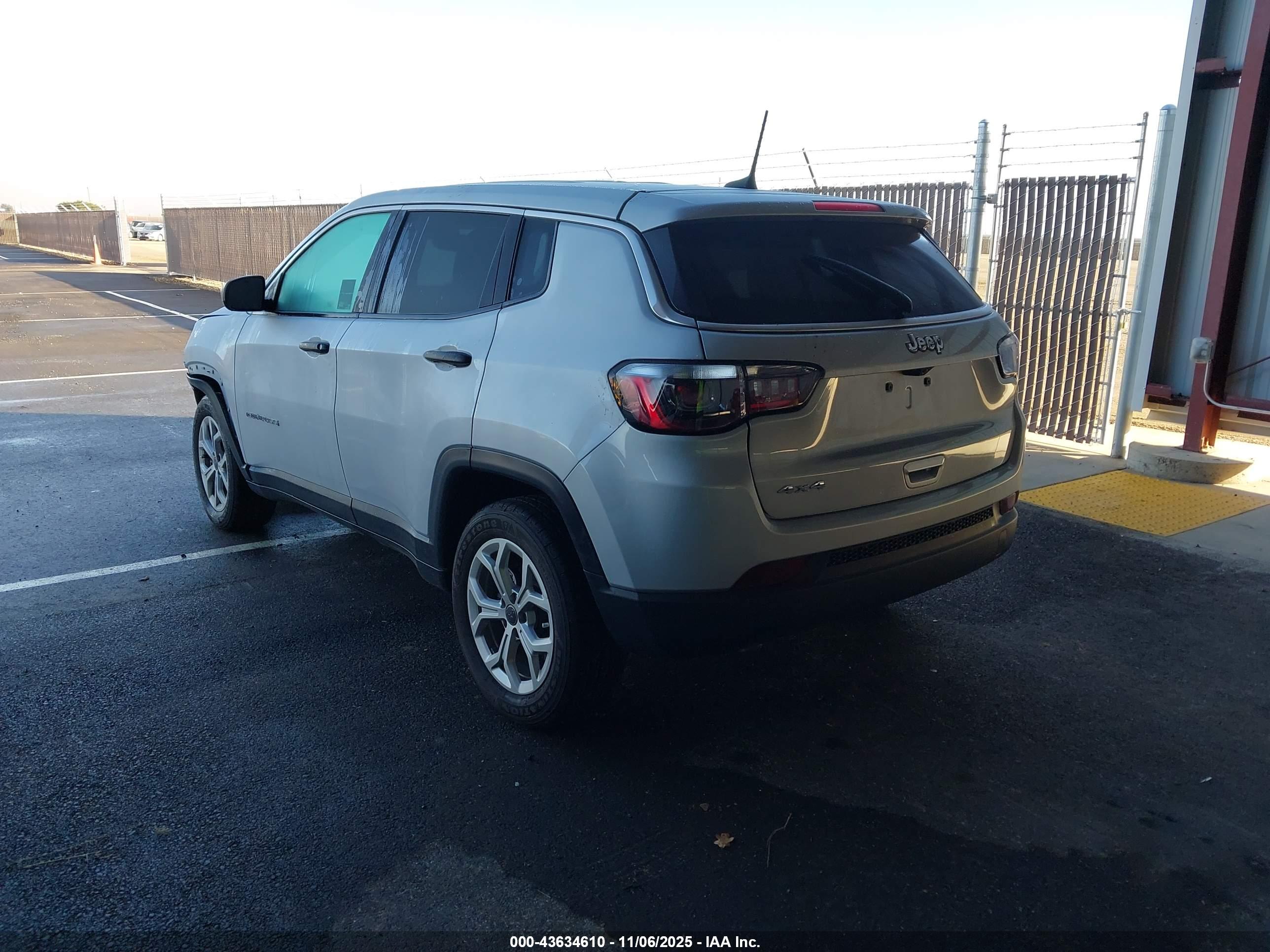 JEEP COMPASS image 3