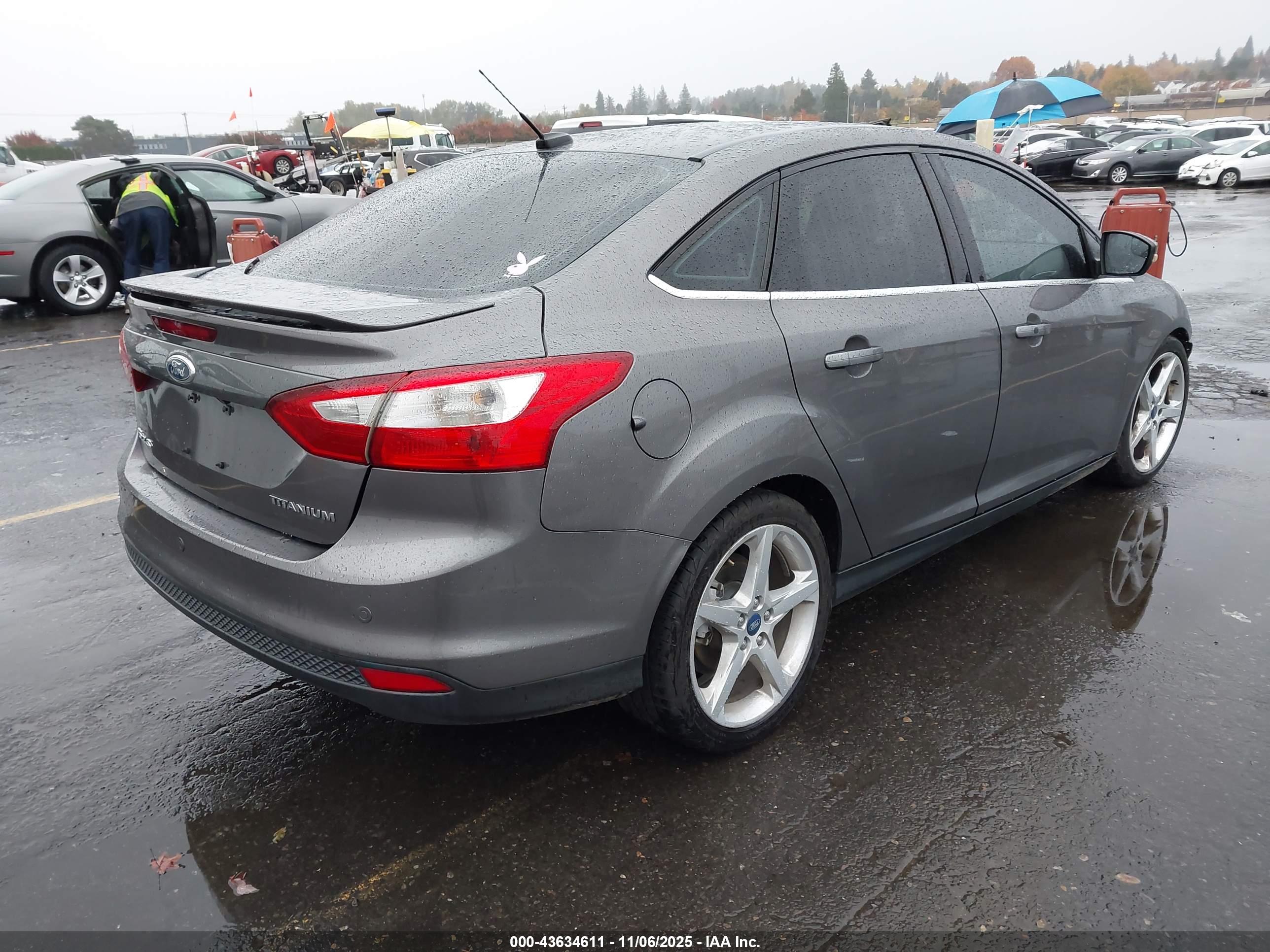 FORD FOCUS image 4