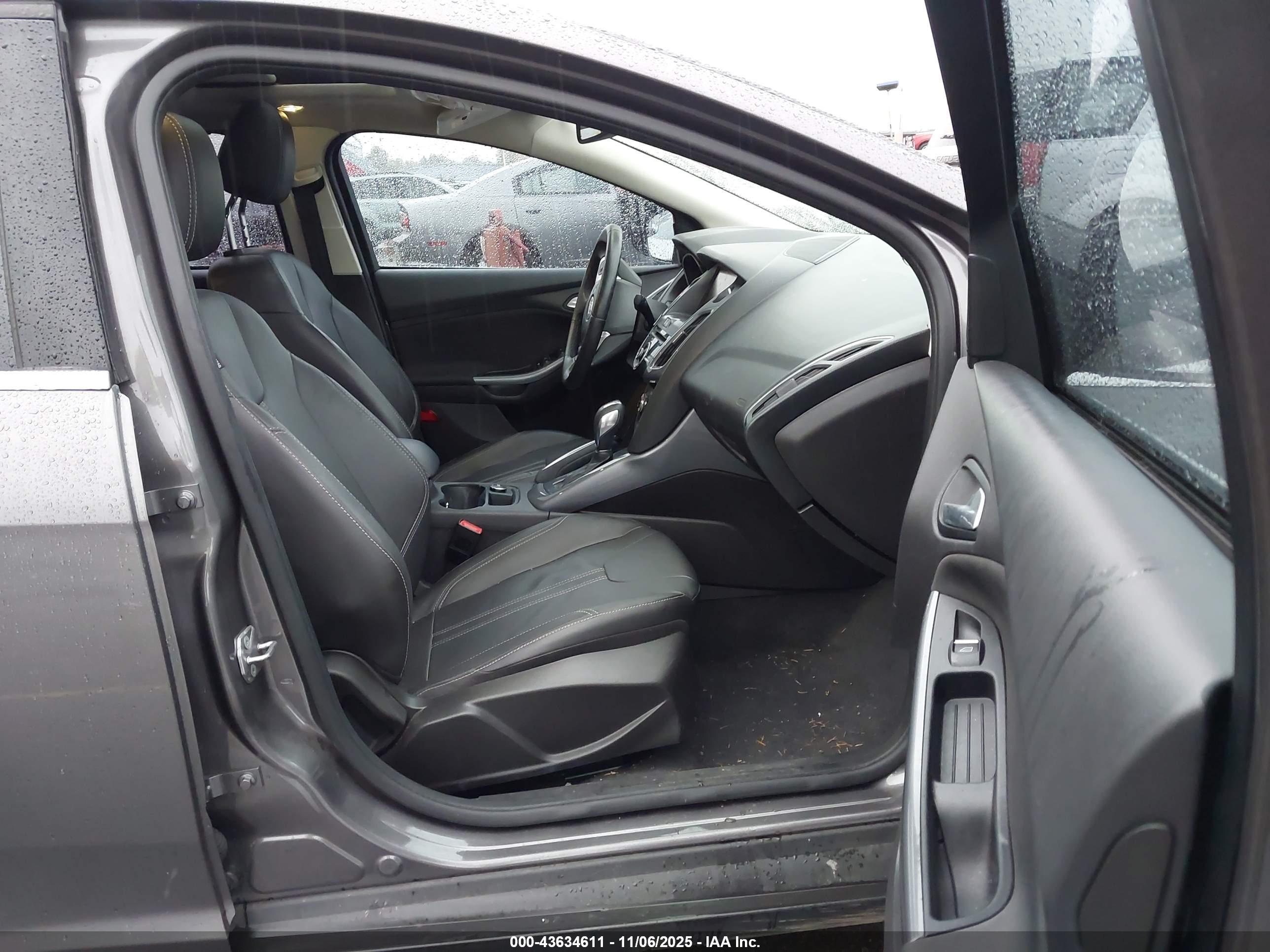 FORD FOCUS image 5