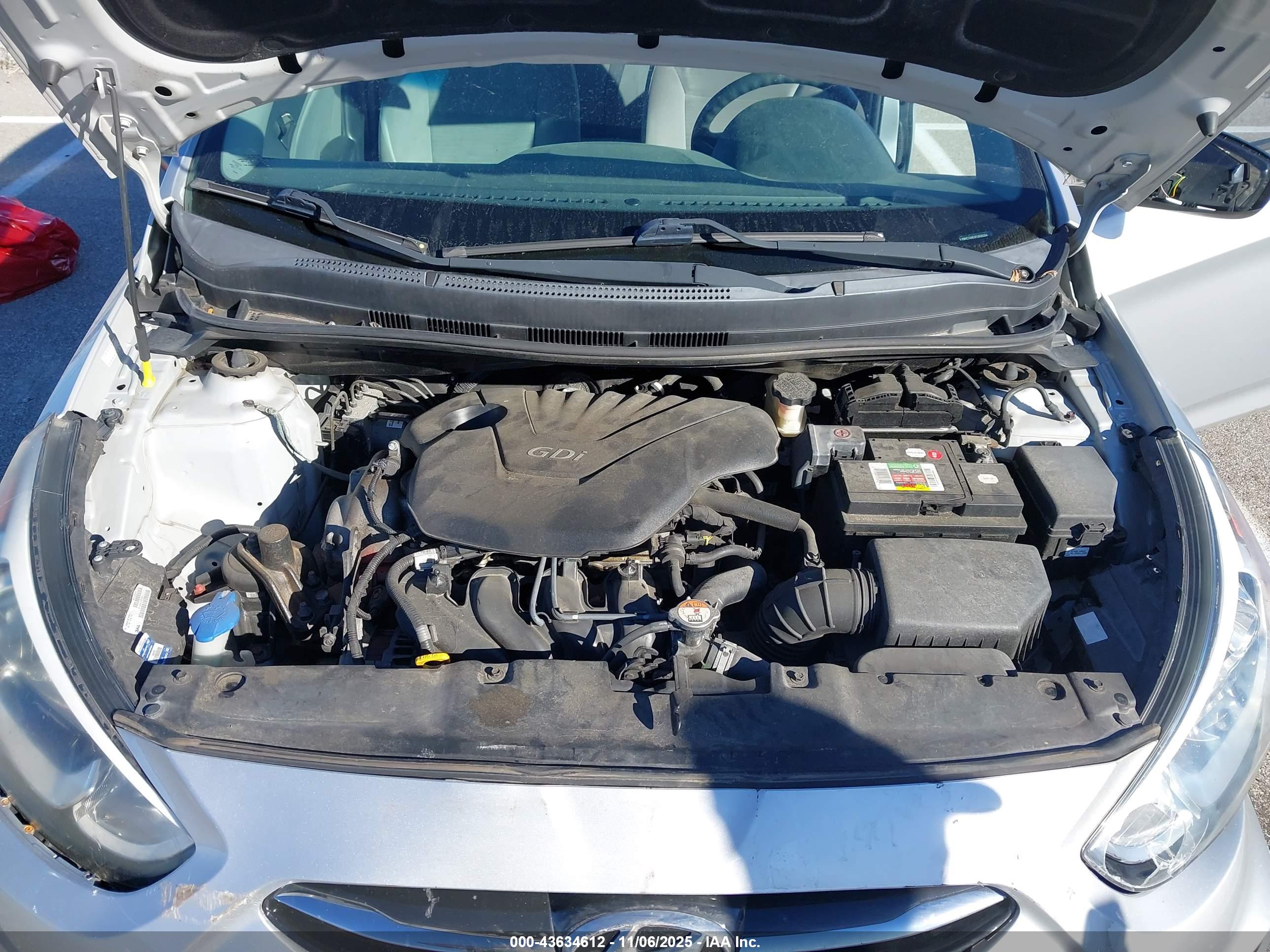 HYUNDAI ACCENT image 10