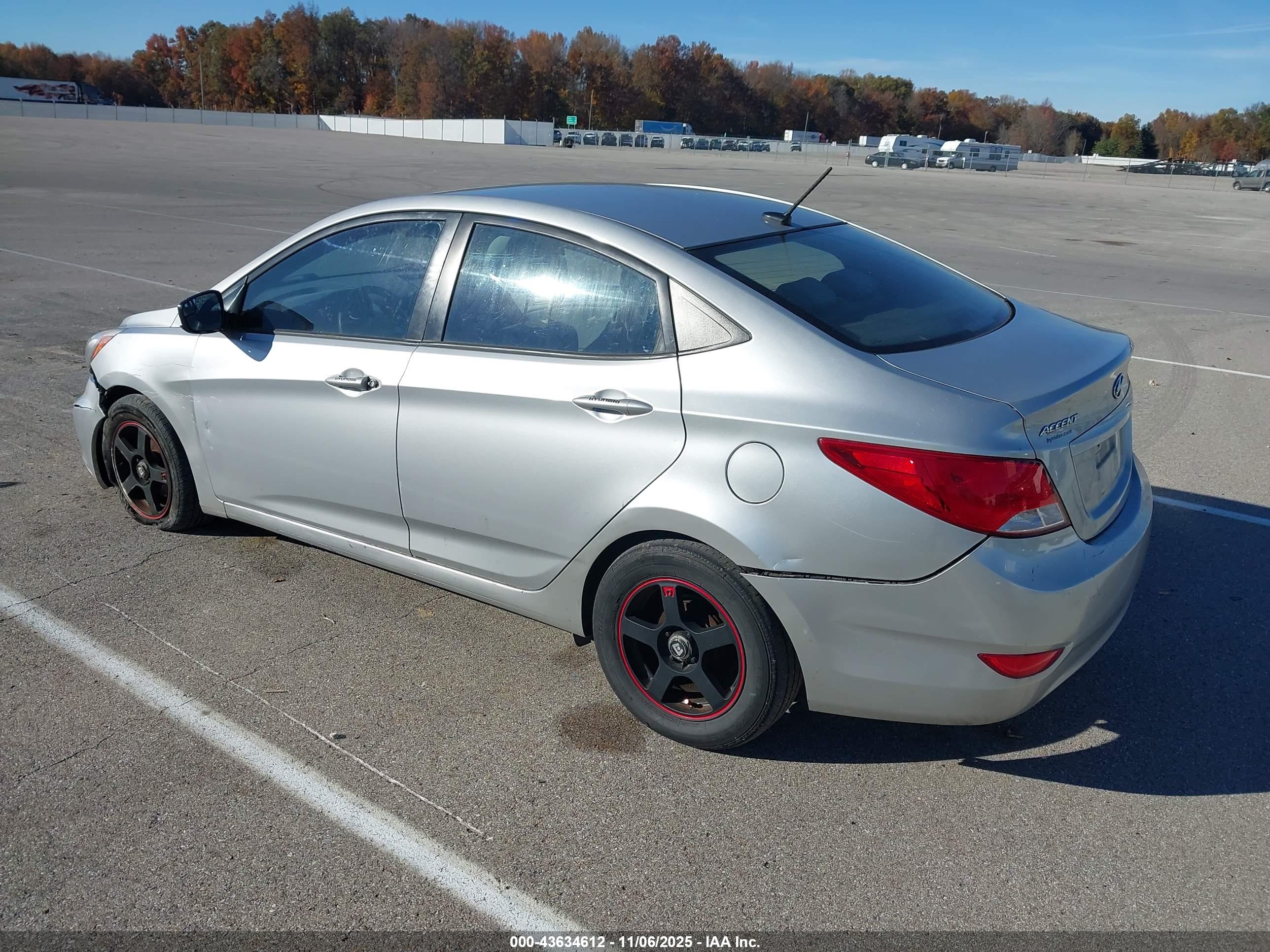 HYUNDAI ACCENT image 3