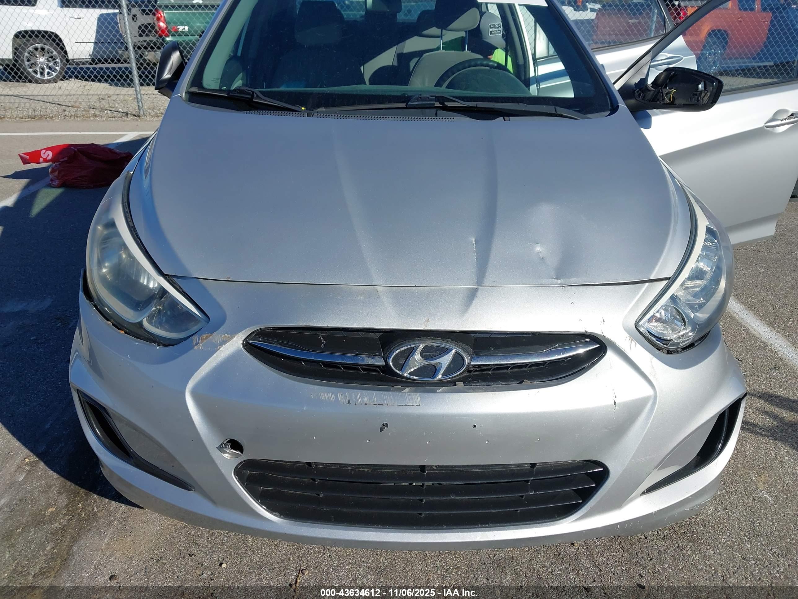 HYUNDAI ACCENT image 6