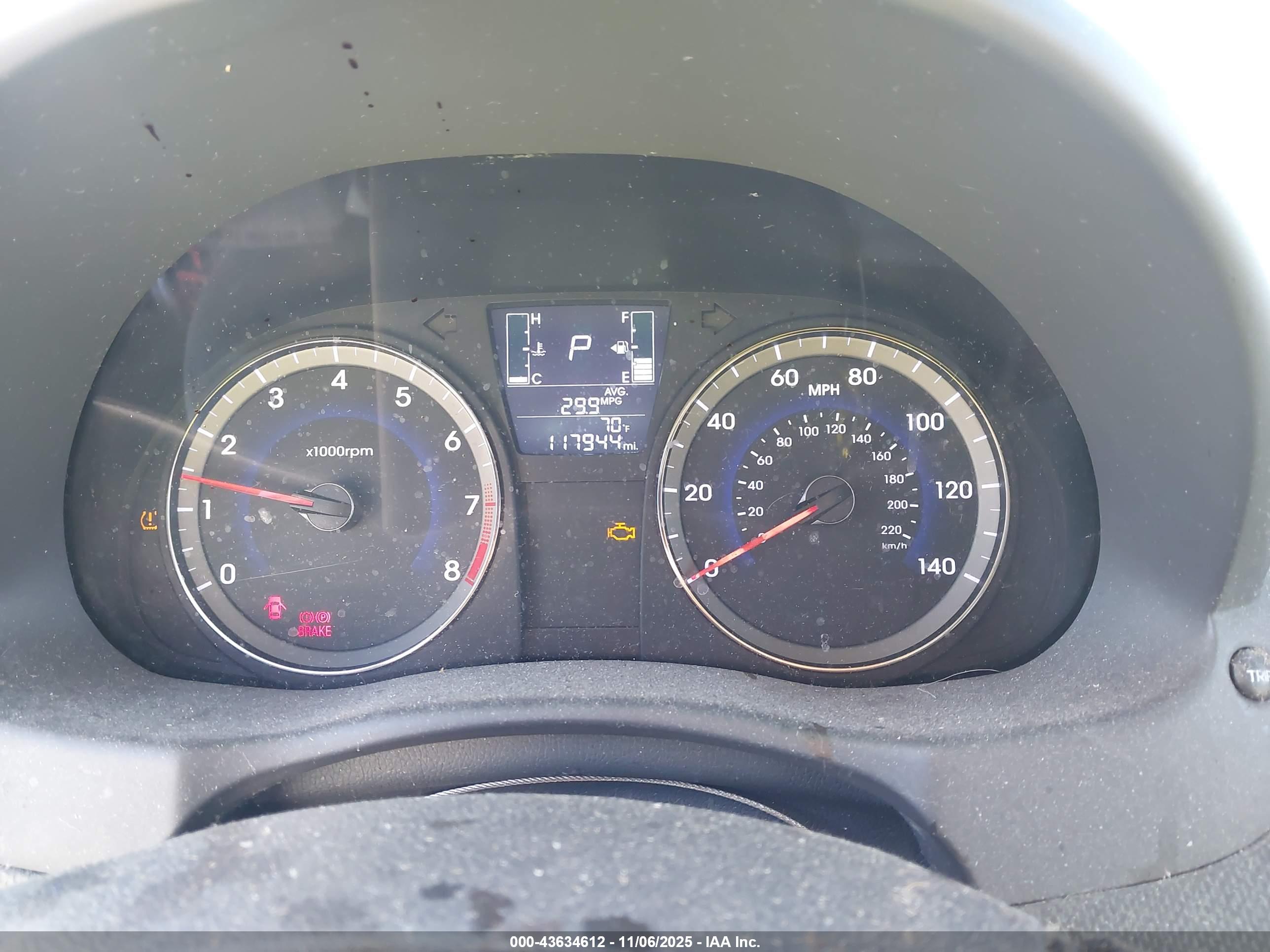 HYUNDAI ACCENT image 7
