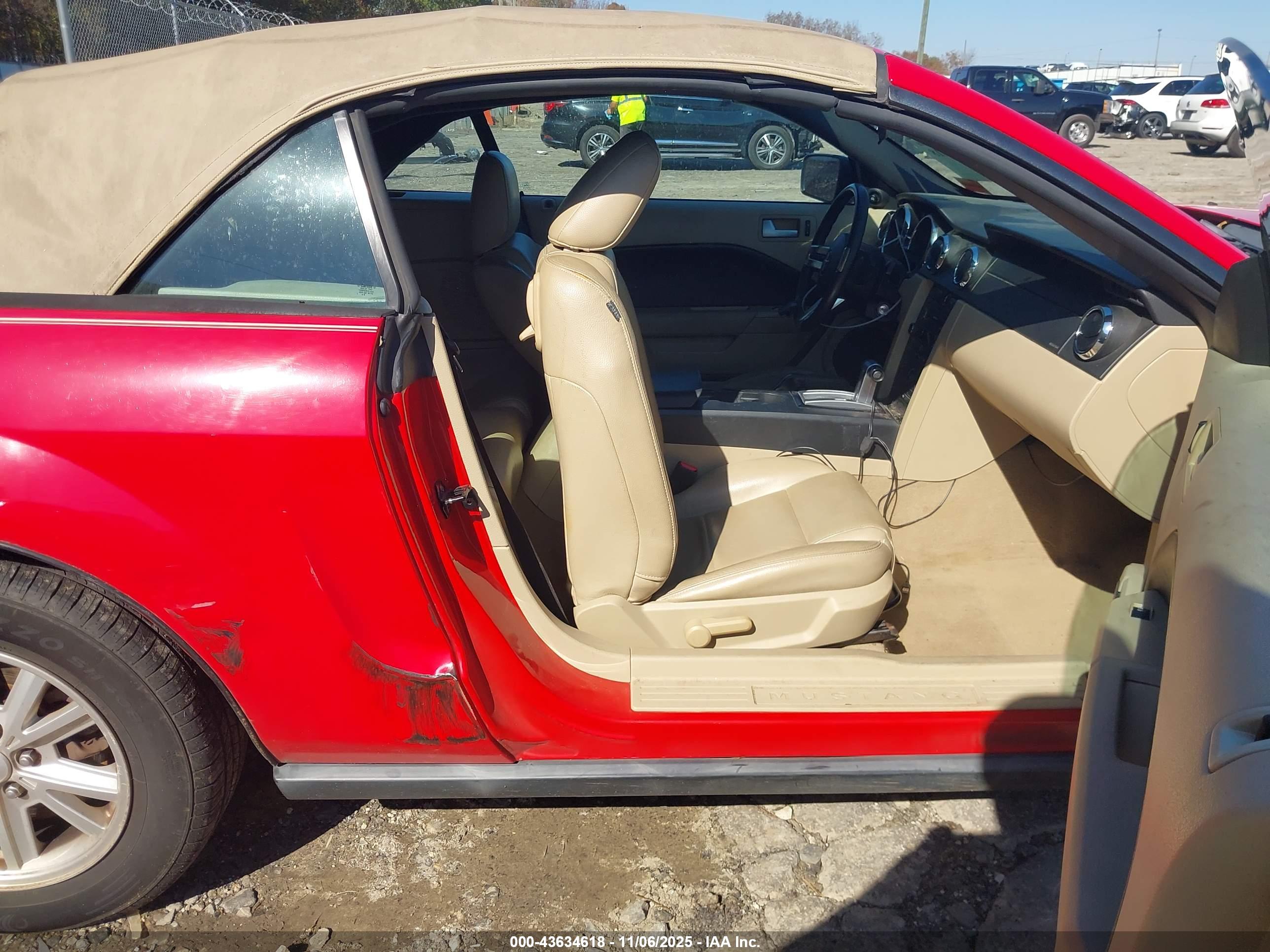 FORD MUSTANG image 5