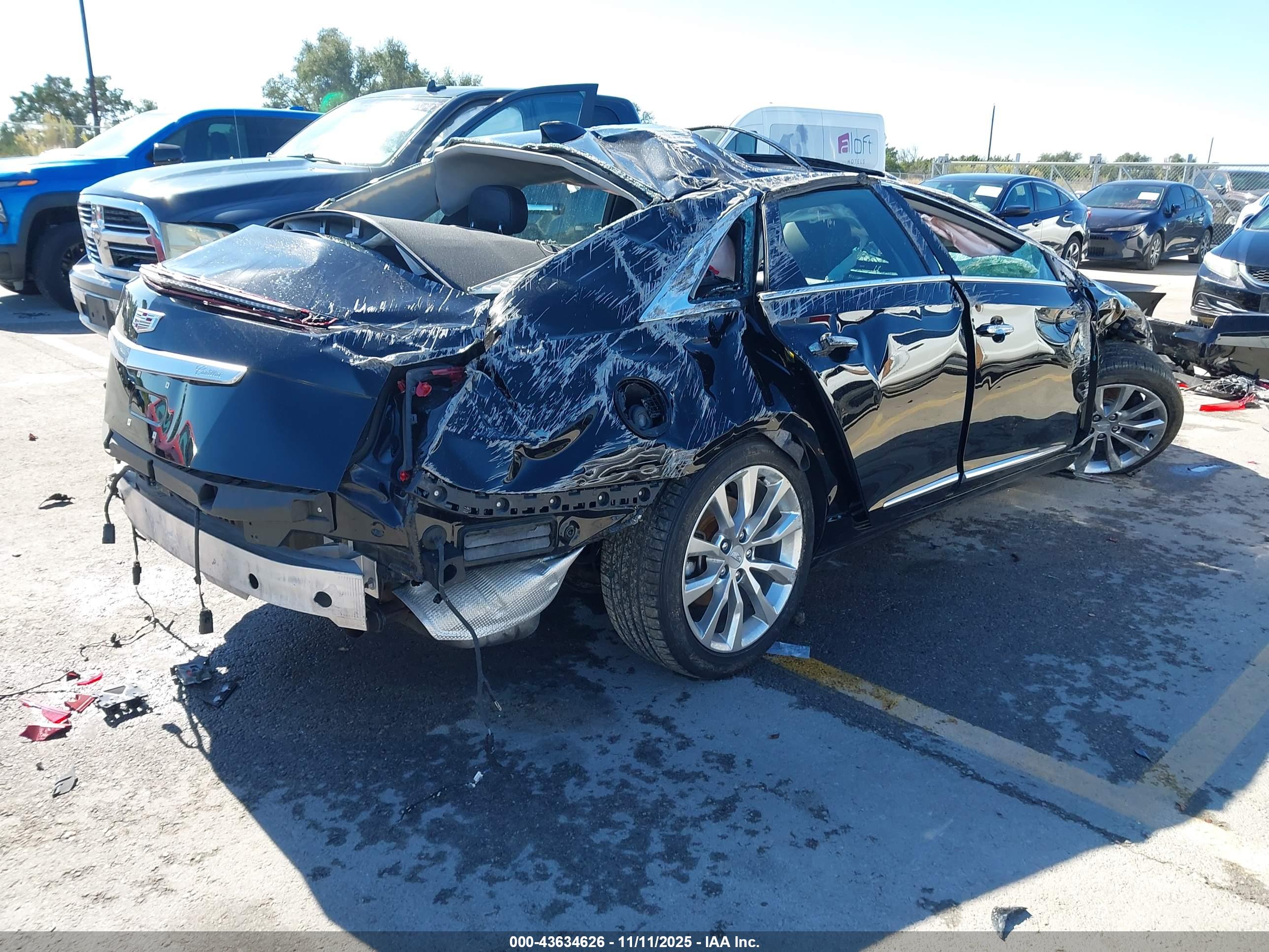 CADILLAC XTS image 4