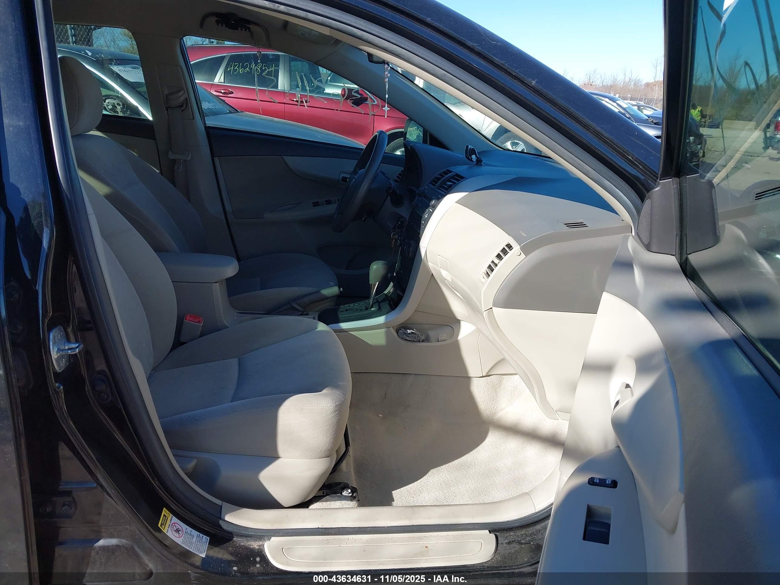 TOYOTA COROLLA image 5