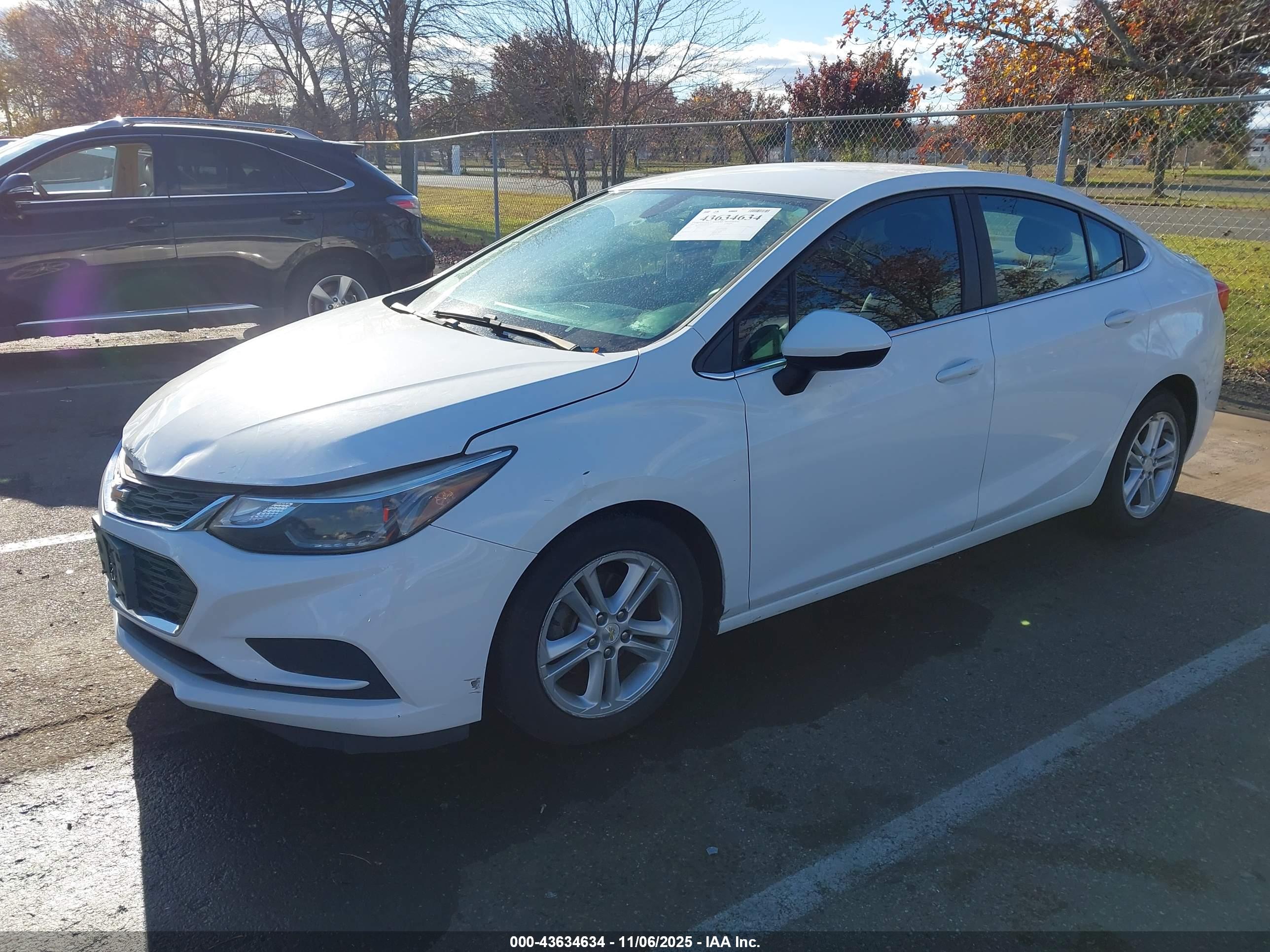 CHEVROLET CRUZE image 2