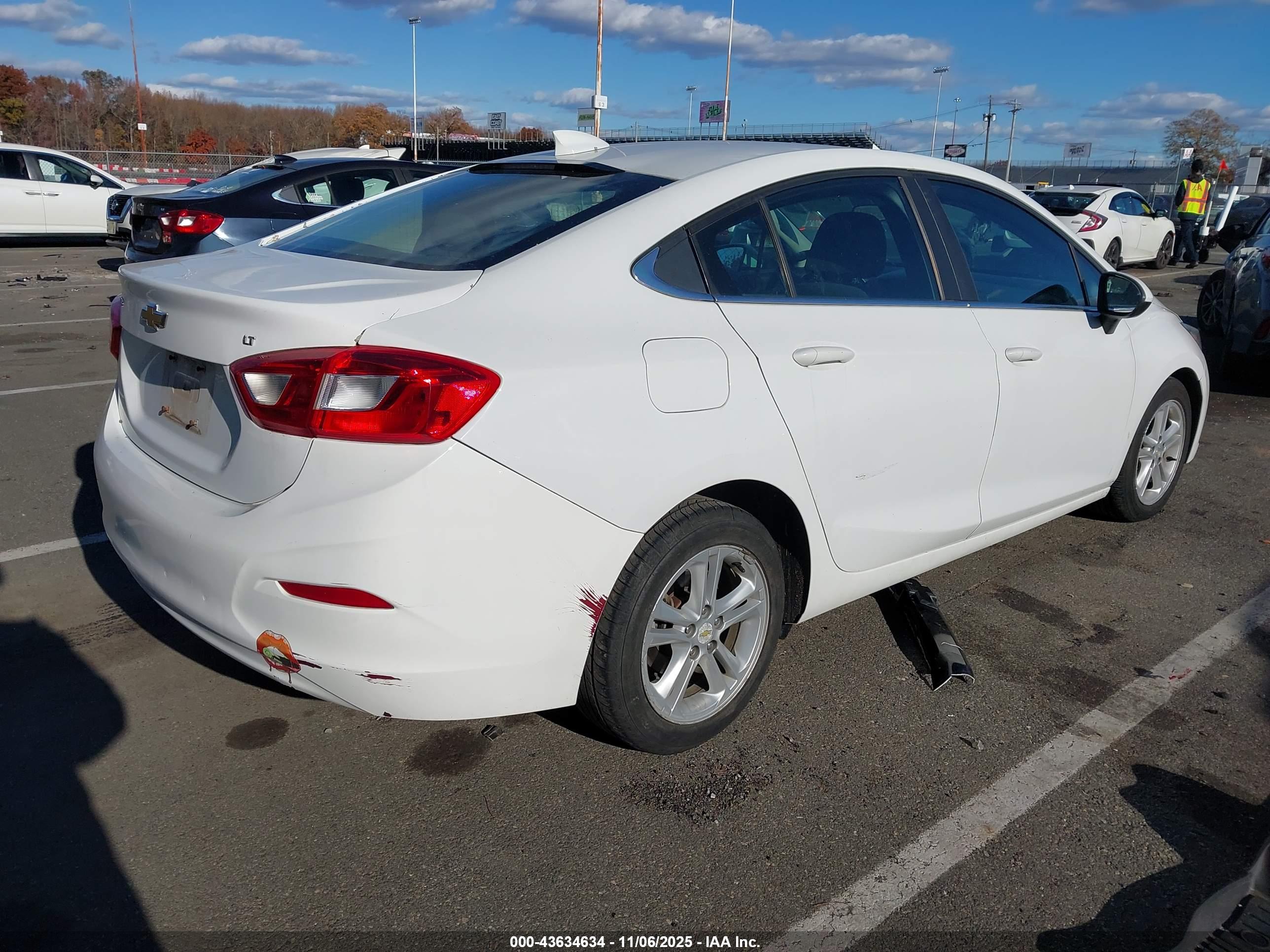 CHEVROLET CRUZE image 4