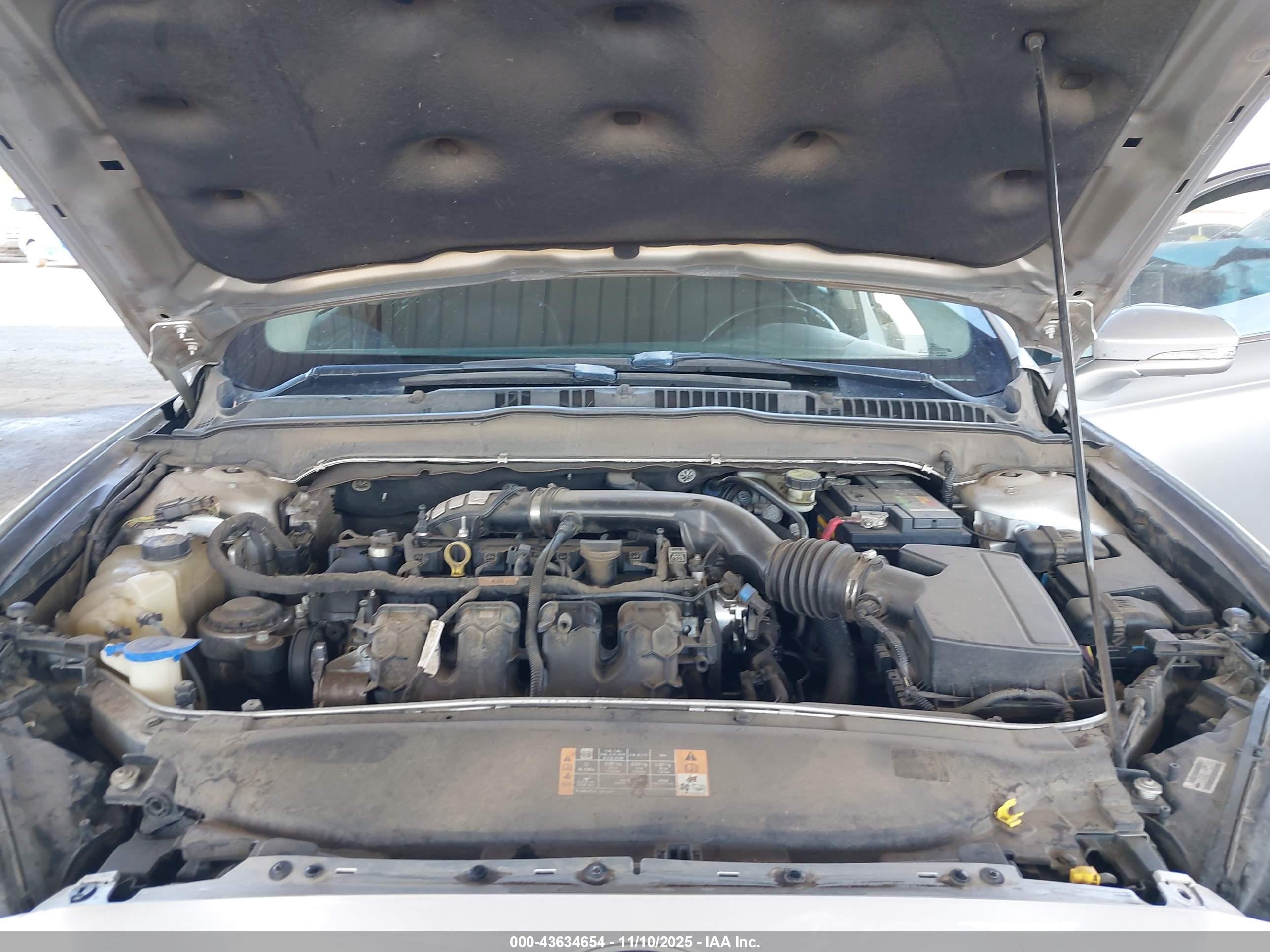 FORD FUSION image 10