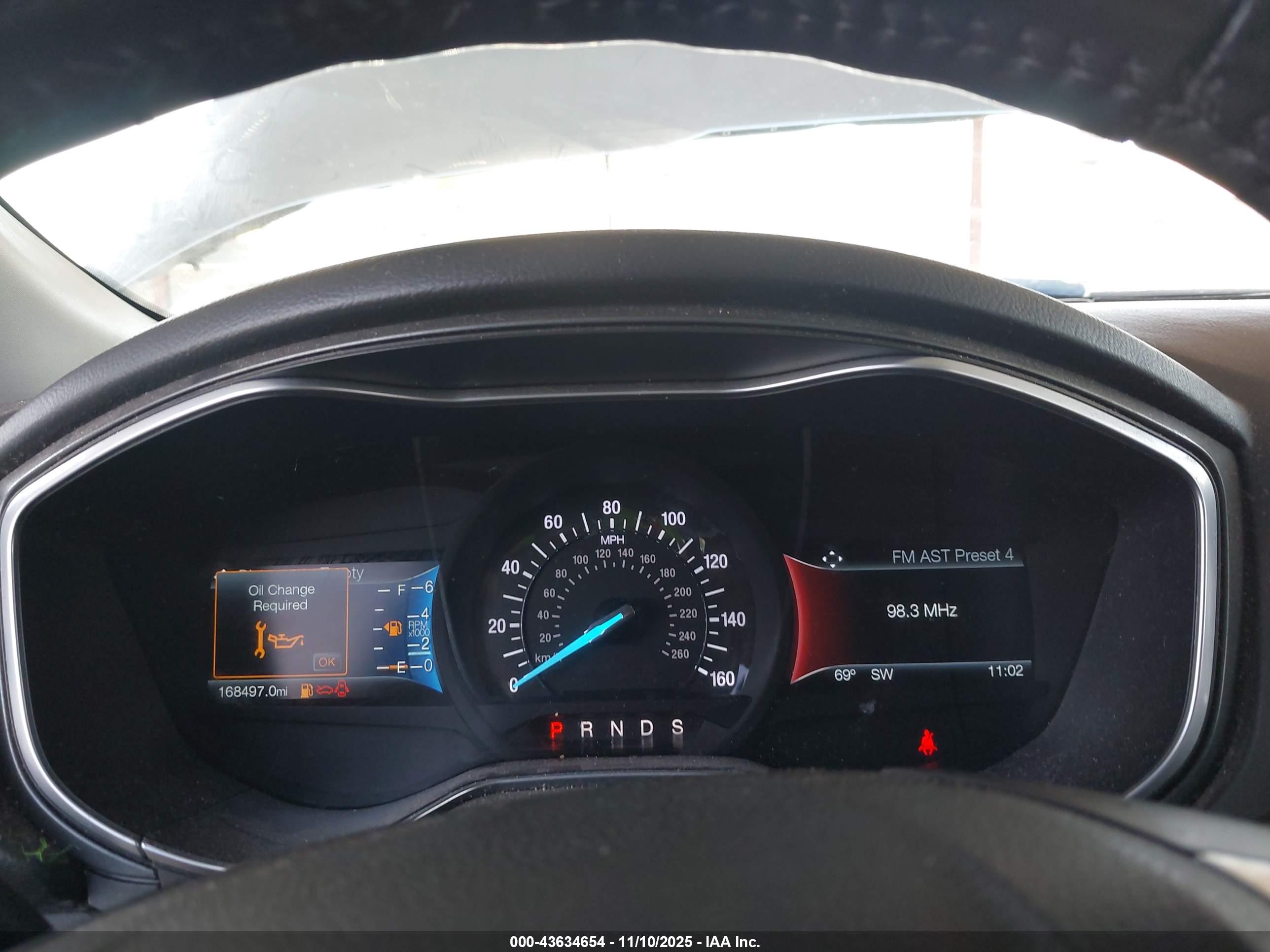 FORD FUSION image 7