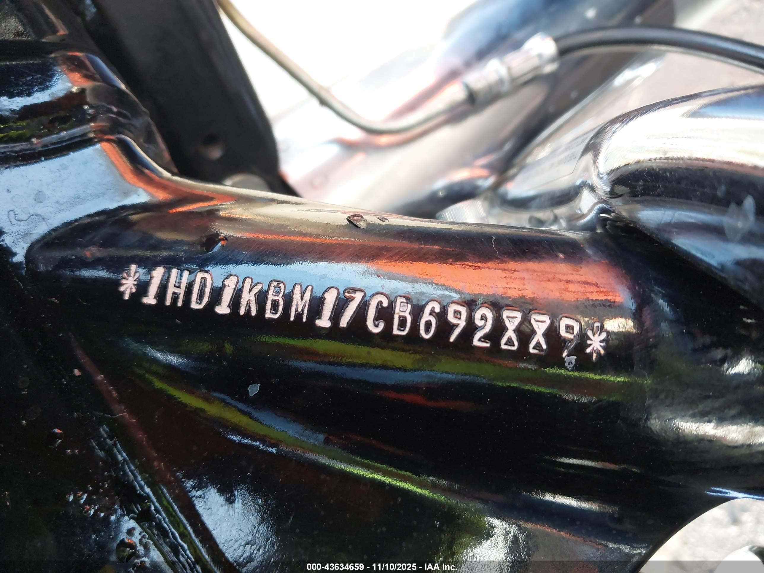 HARLEY-DAVIDSON FLHX image 10