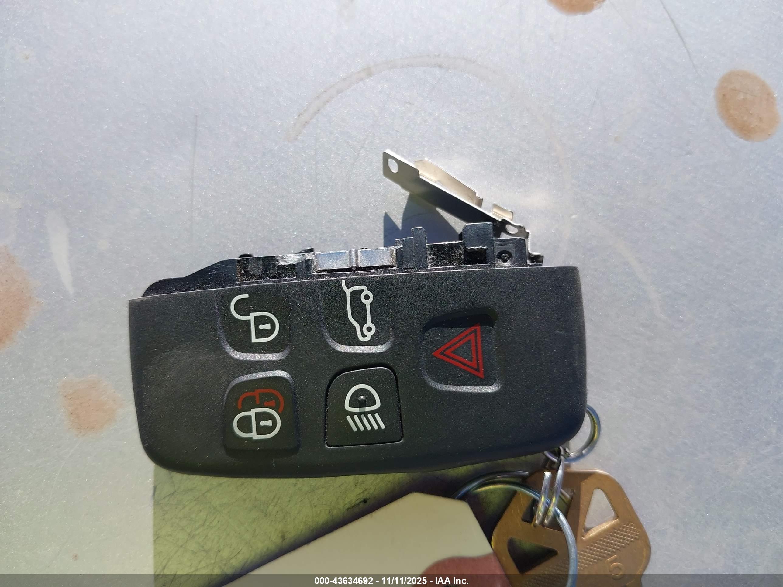 LAND ROVER image 11
