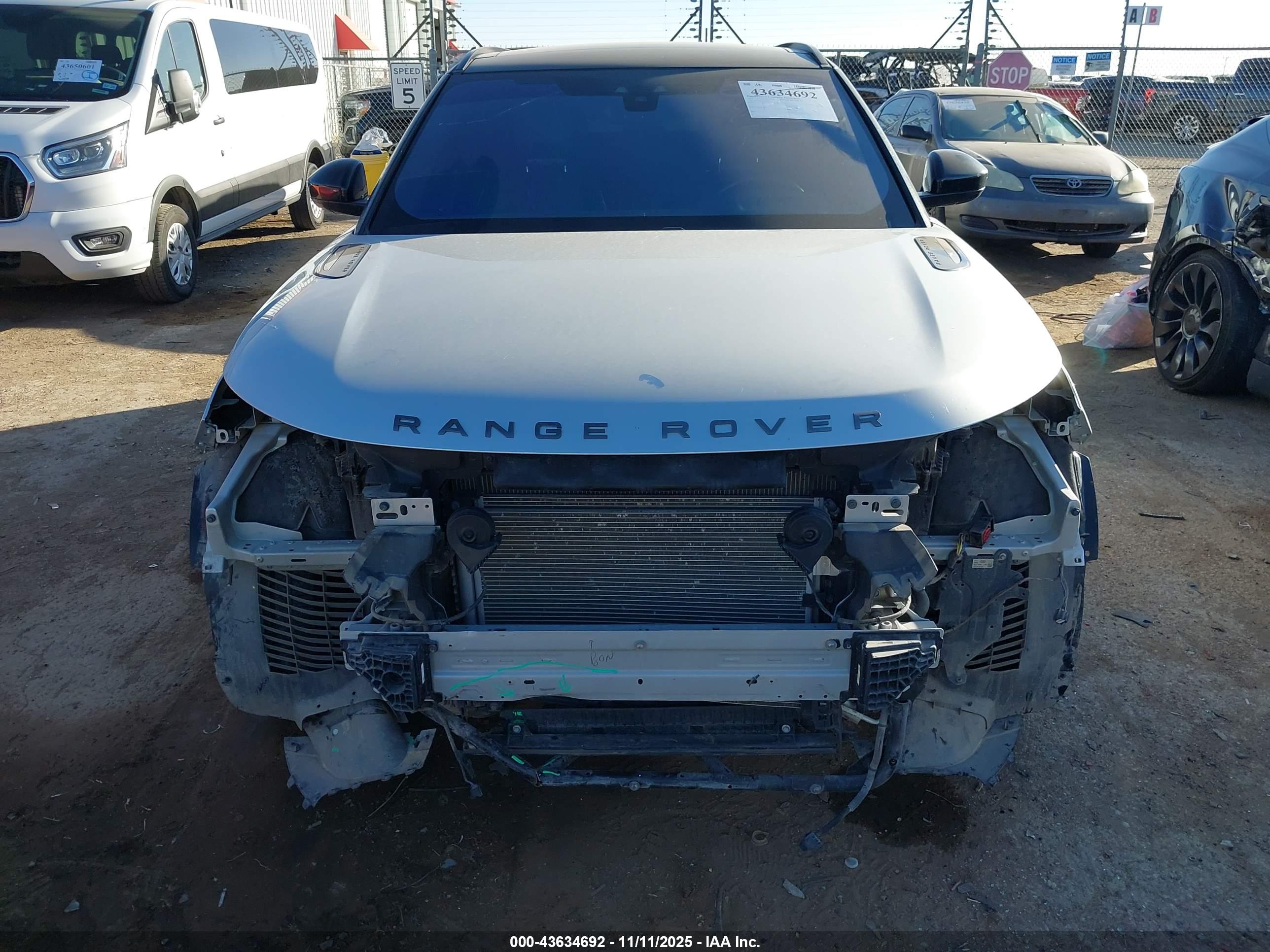 LAND ROVER image 6