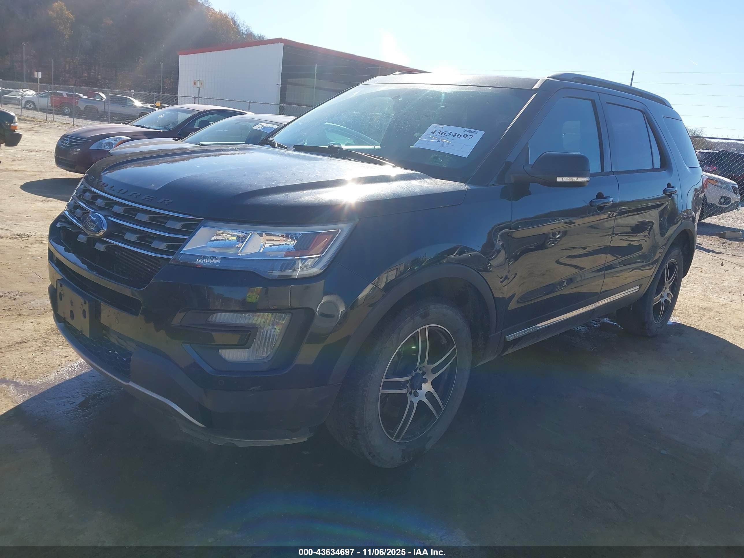 FORD EXPLORER image 2