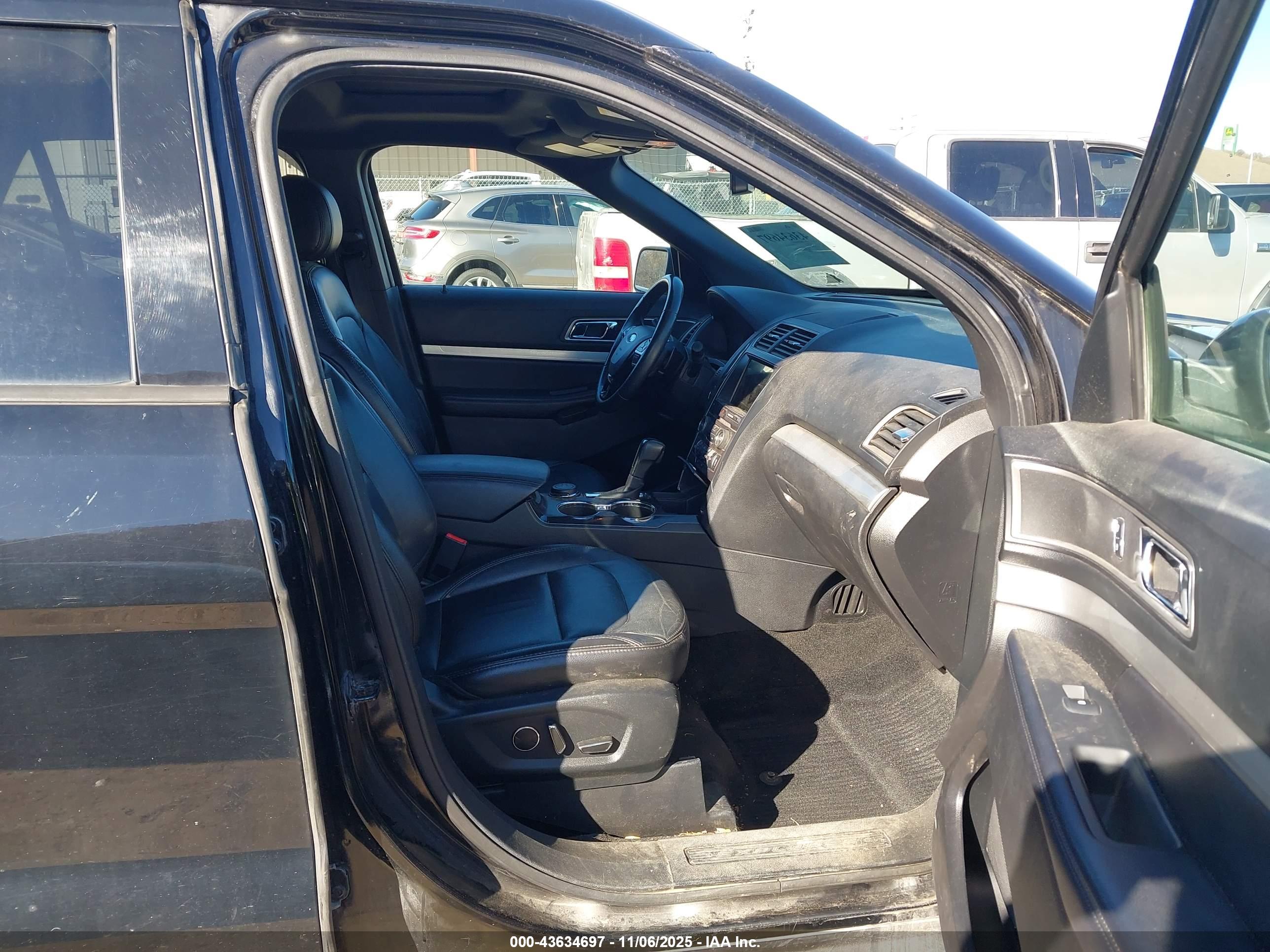 FORD EXPLORER image 5