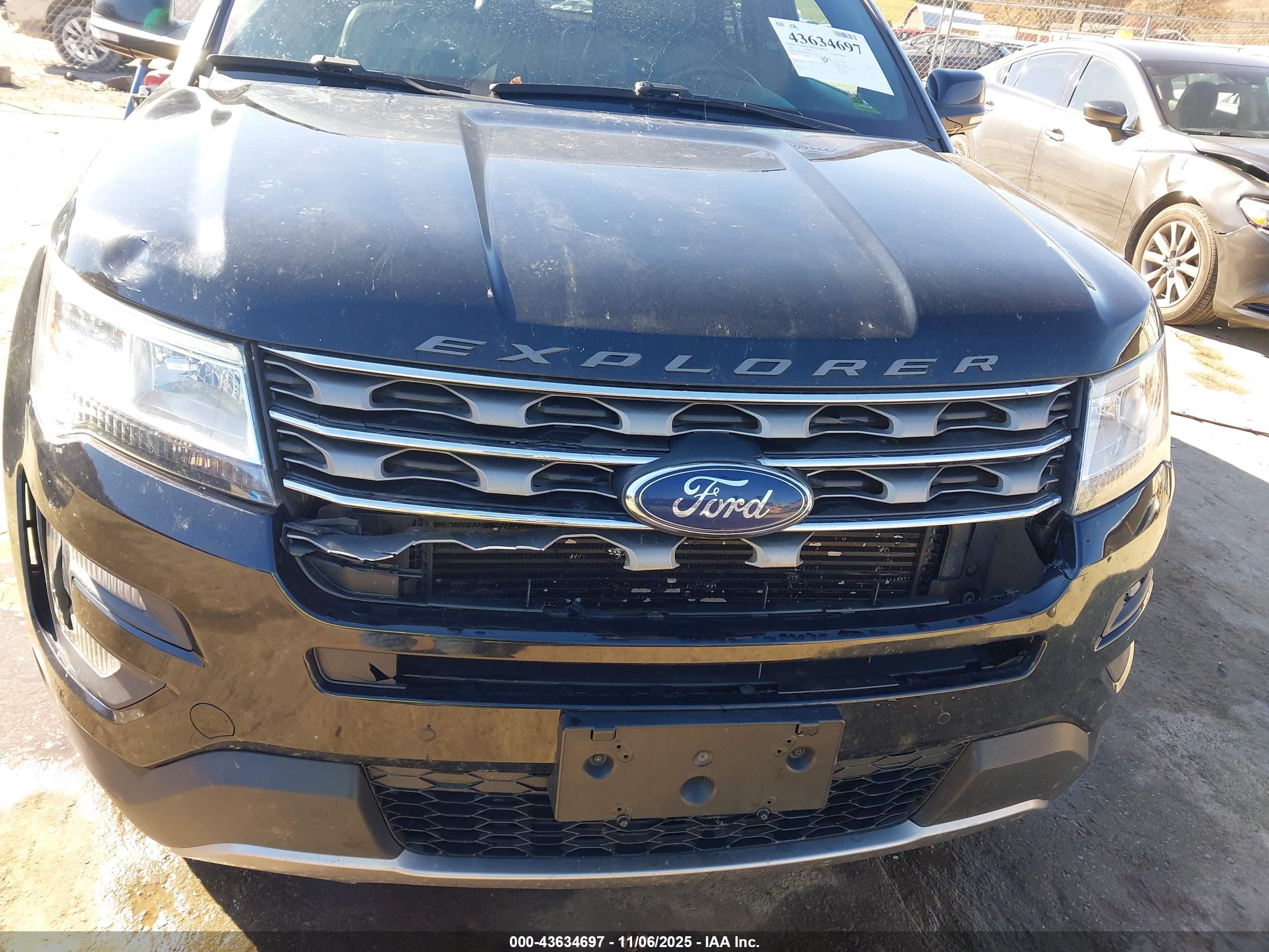 FORD EXPLORER image 6