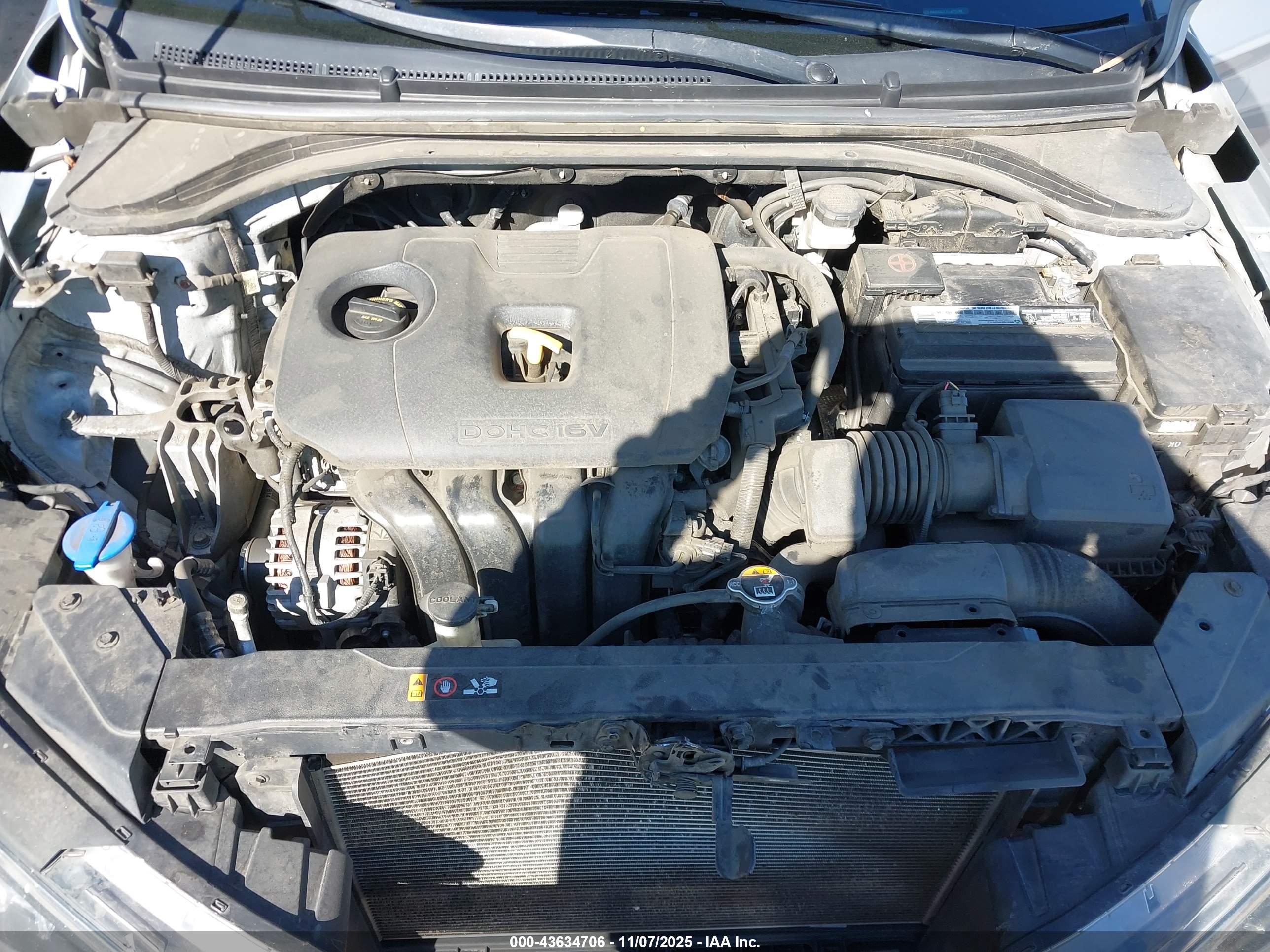 HYUNDAI ELANTRA image 10