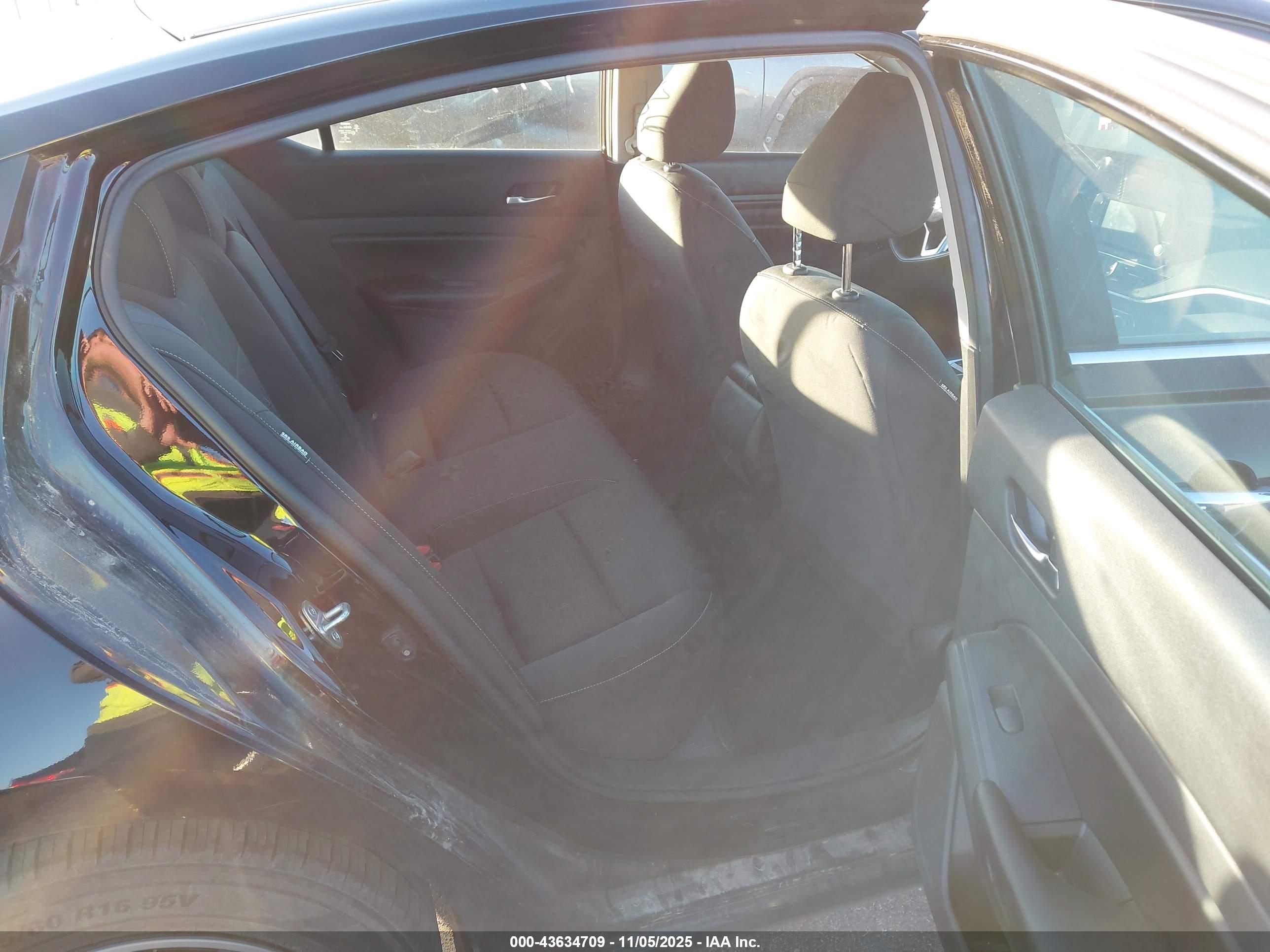 NISSAN ALTIMA image 8
