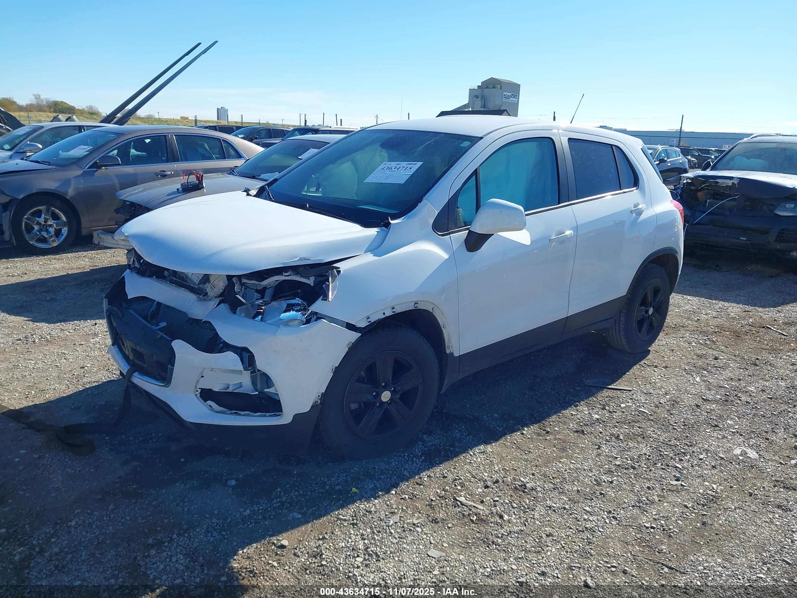 CHEVROLET TRAX image 2