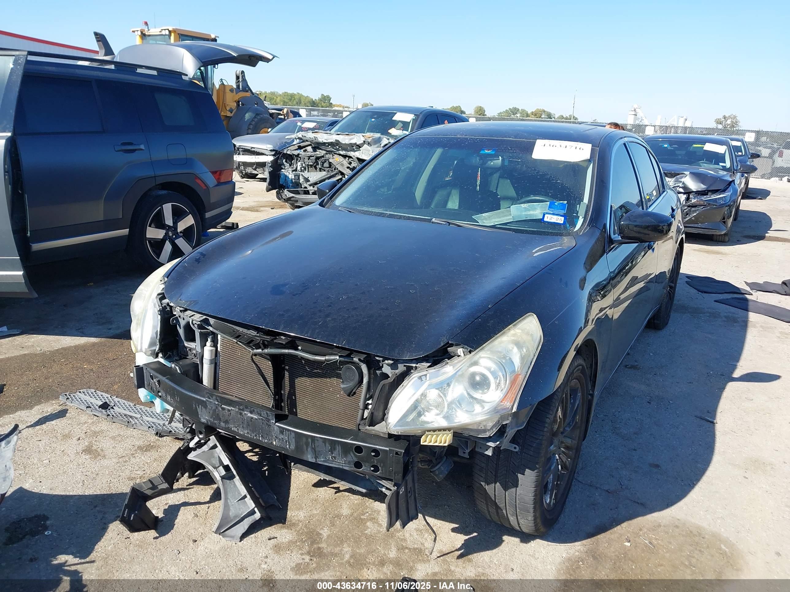 INFINITI G37 image 2