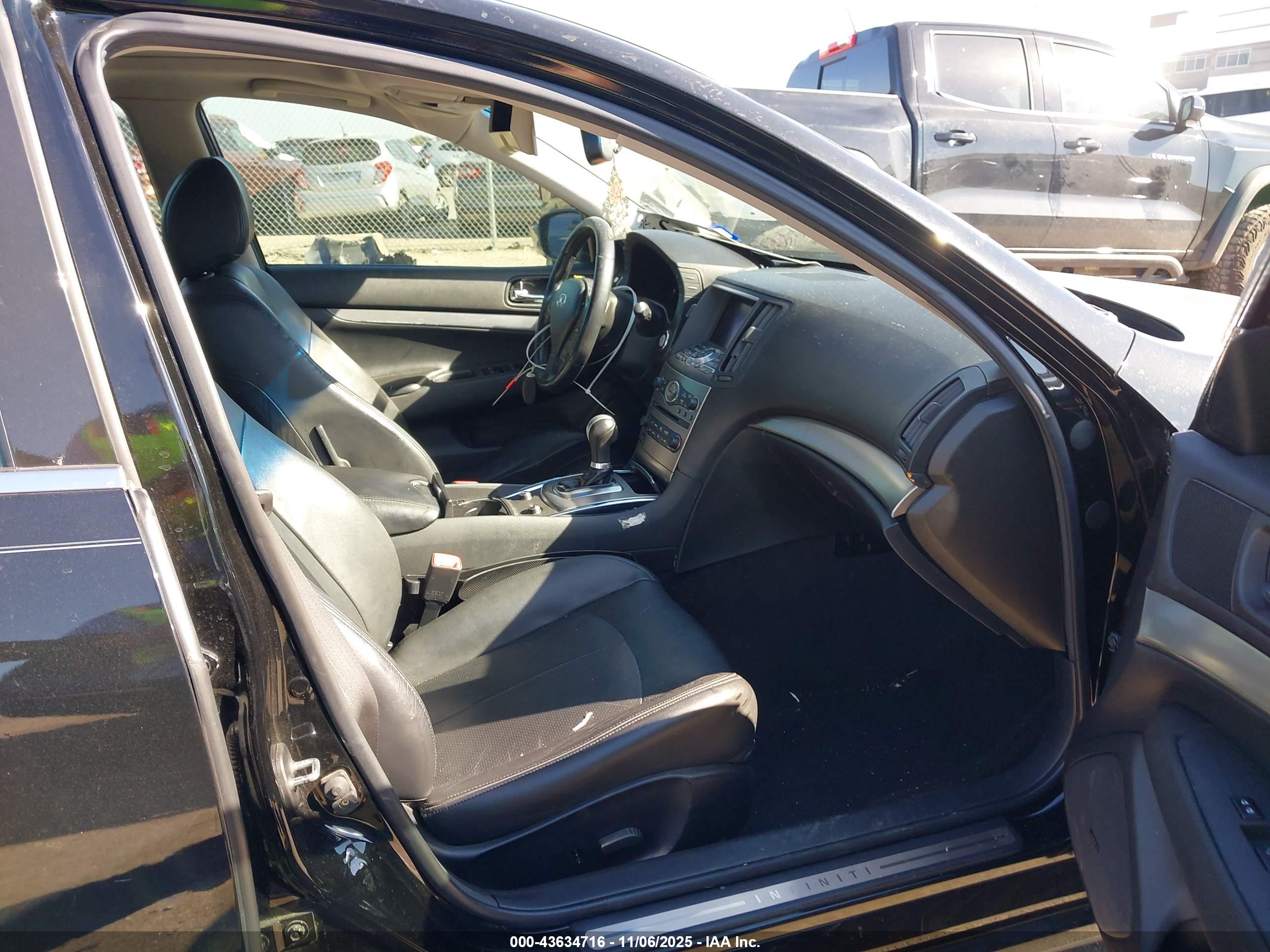 INFINITI G37 image 5