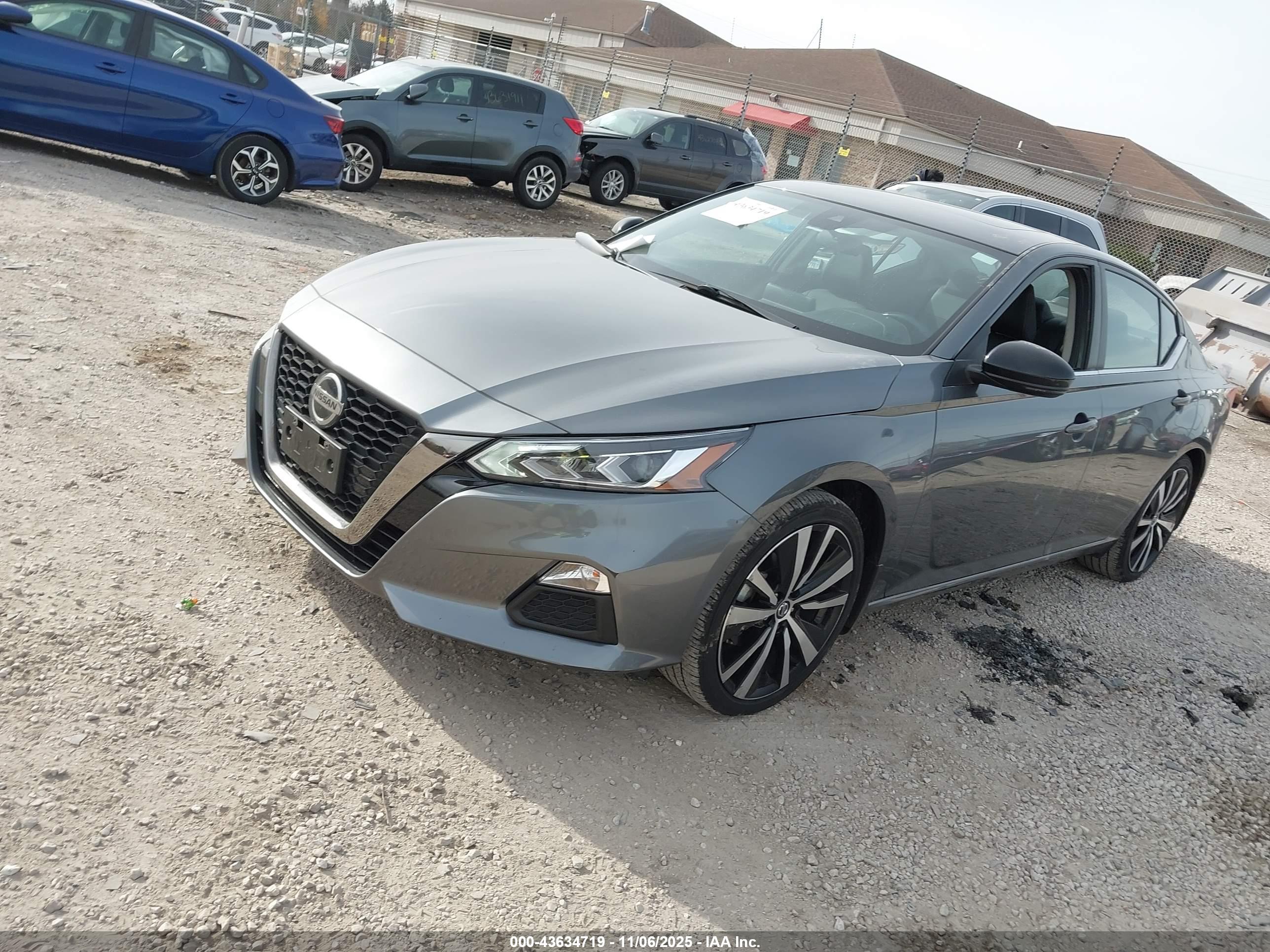 NISSAN ALTIMA image 2
