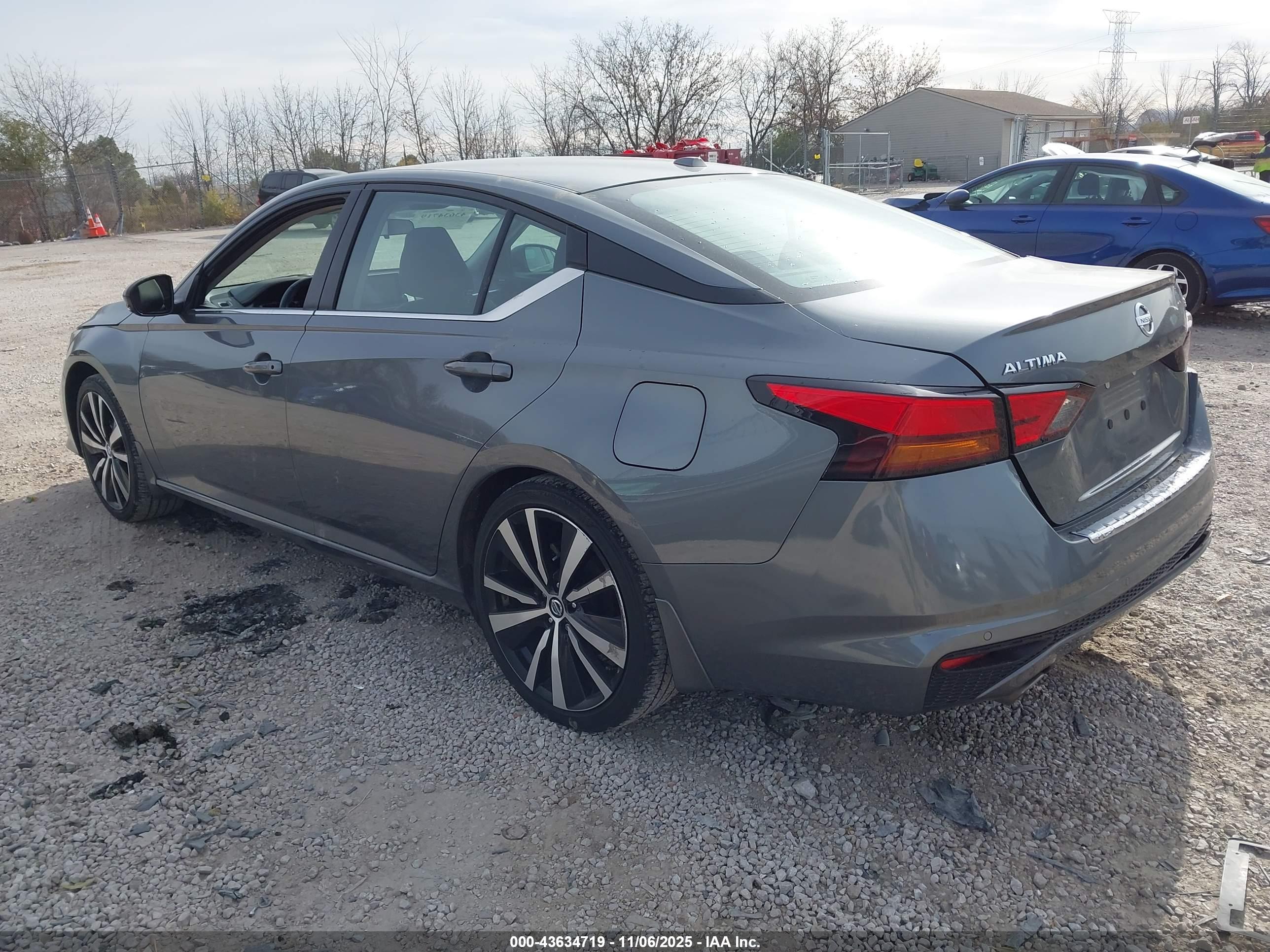 NISSAN ALTIMA image 3