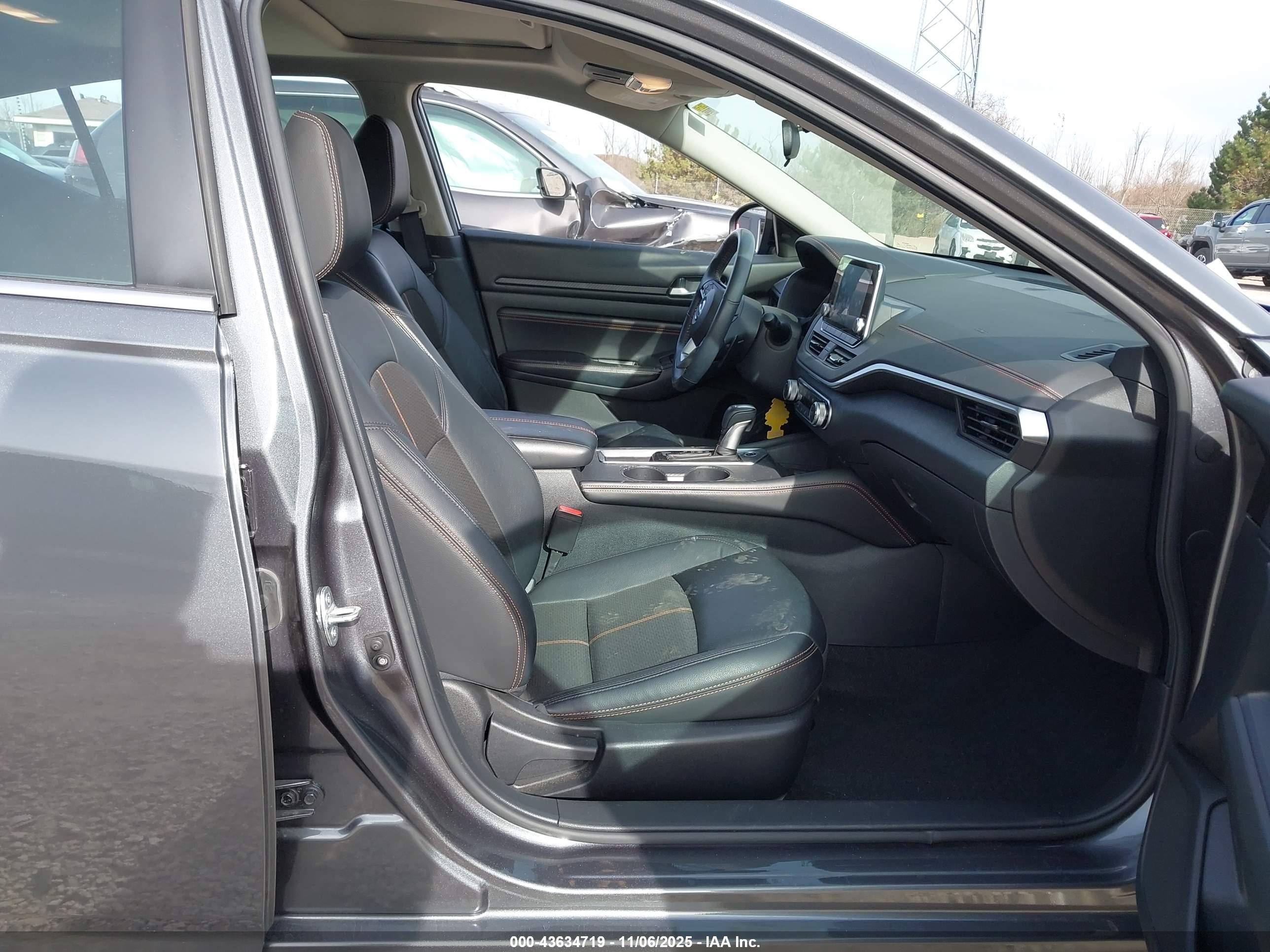 NISSAN ALTIMA image 5