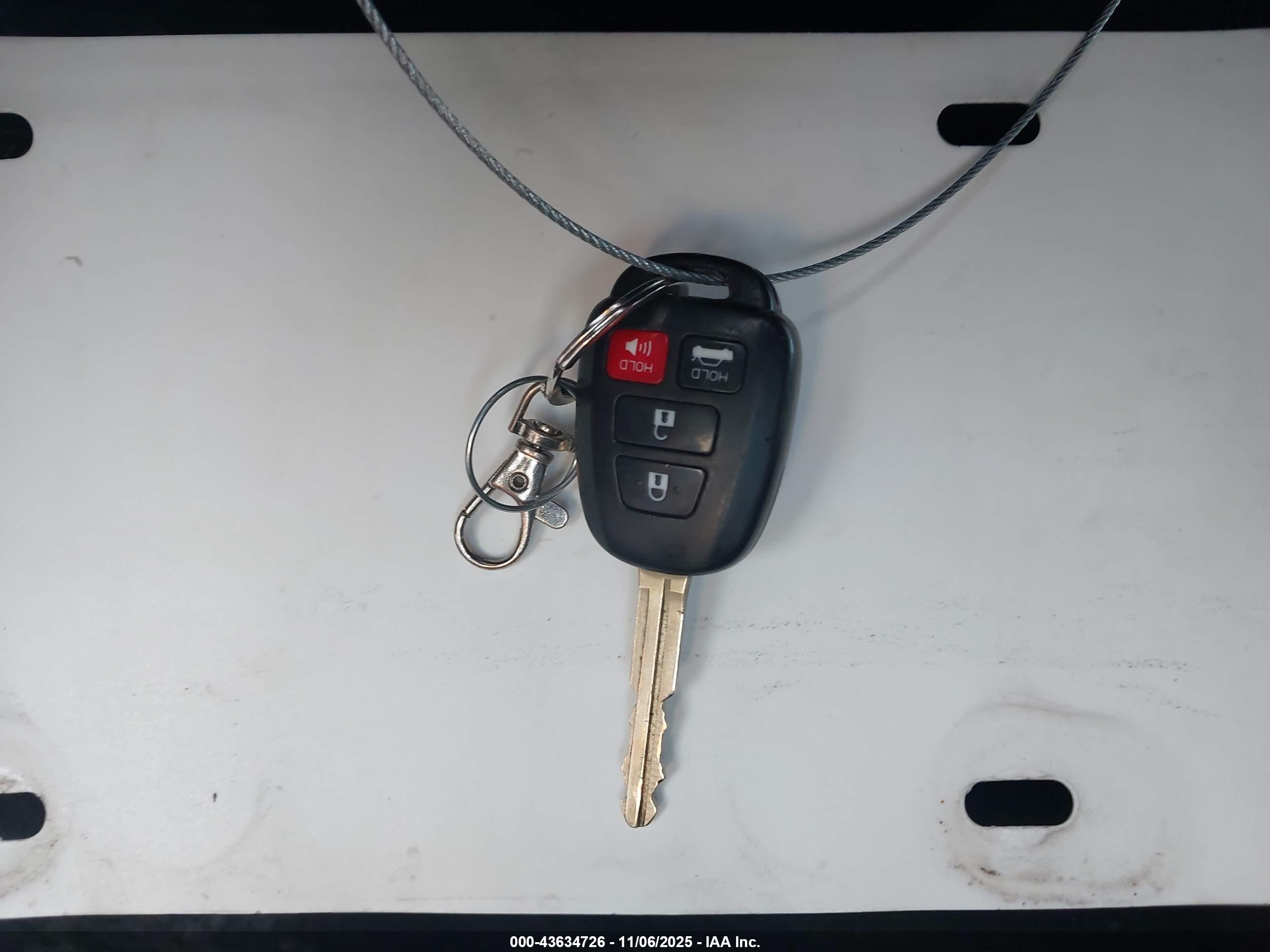 TOYOTA COROLLA image 11