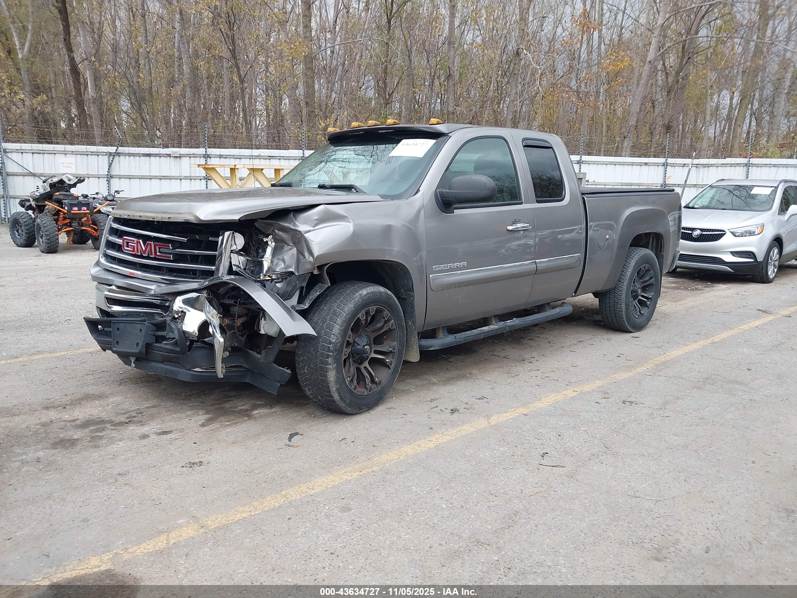 GMC SIERRA image 2