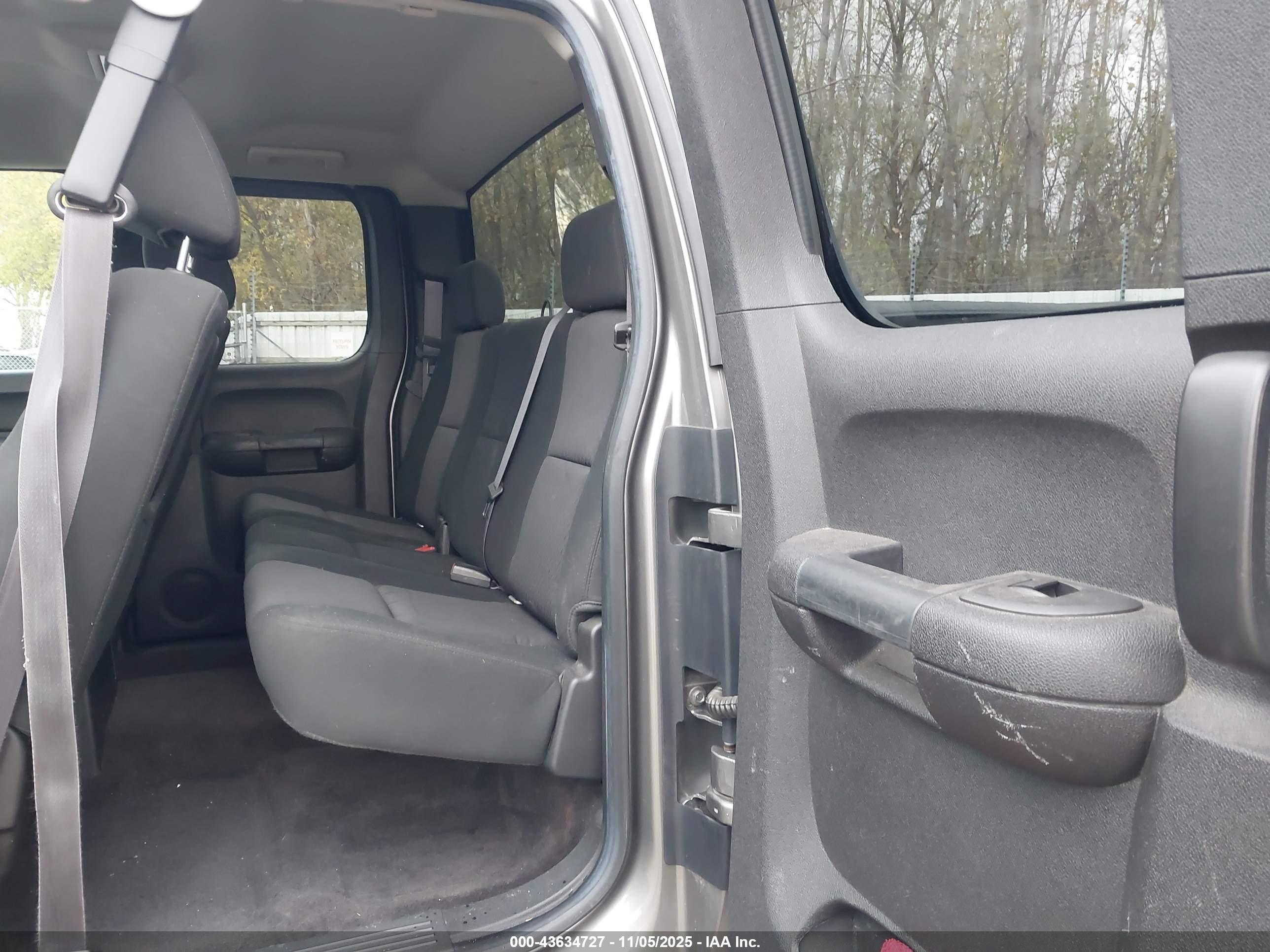 GMC SIERRA image 8