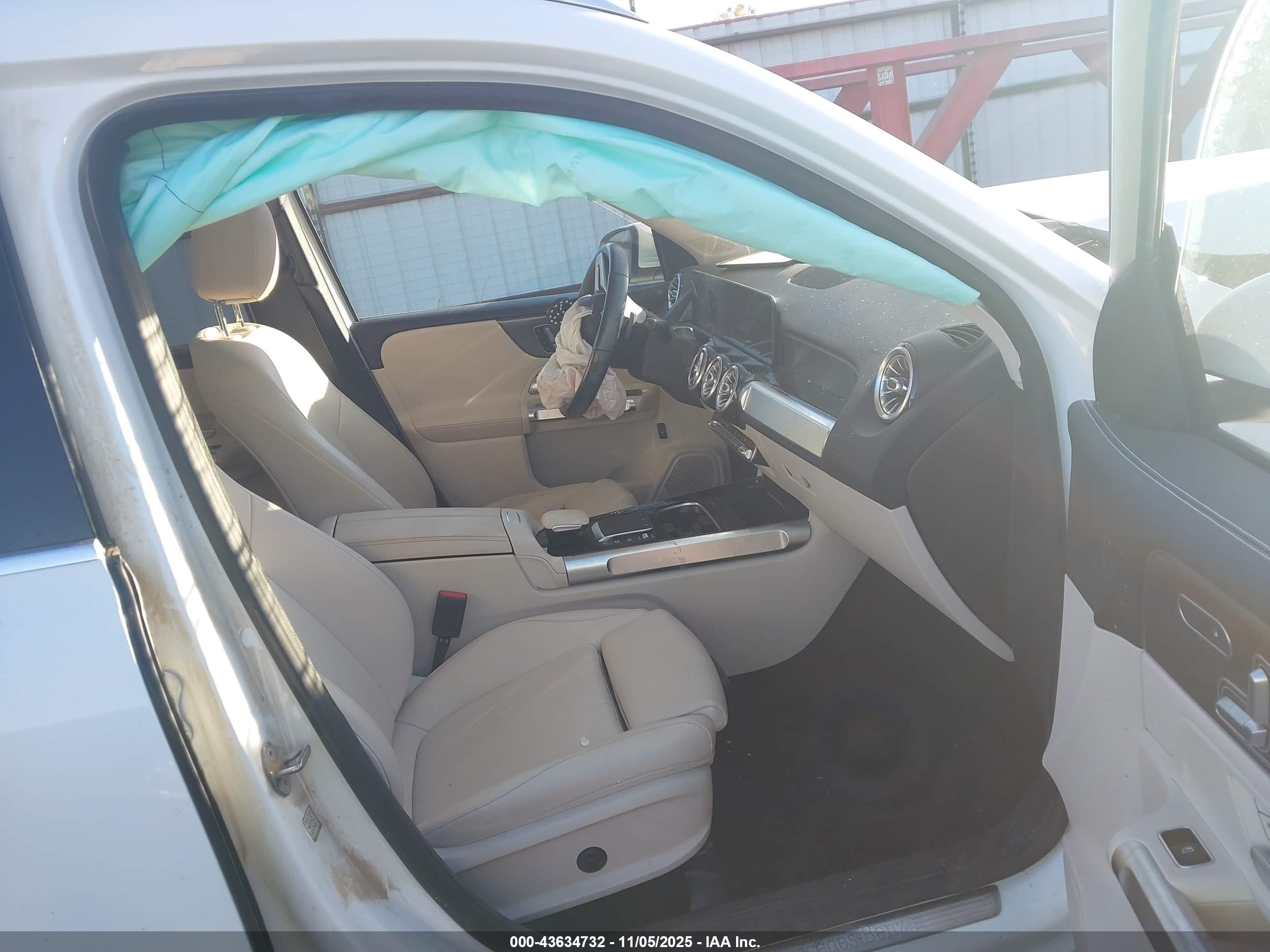 MERCEDES-BENZ GLB image 5