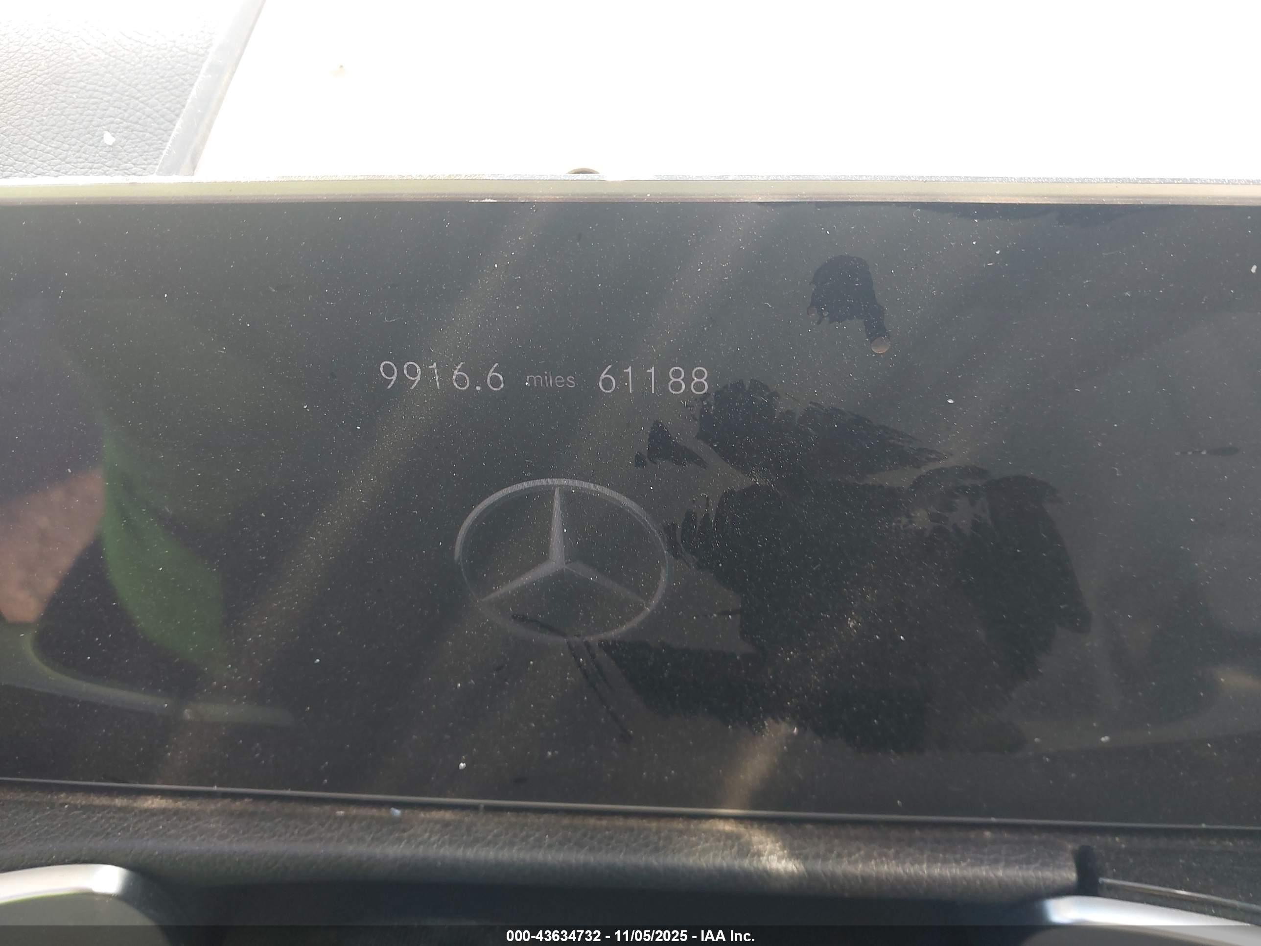 MERCEDES-BENZ GLB image 7
