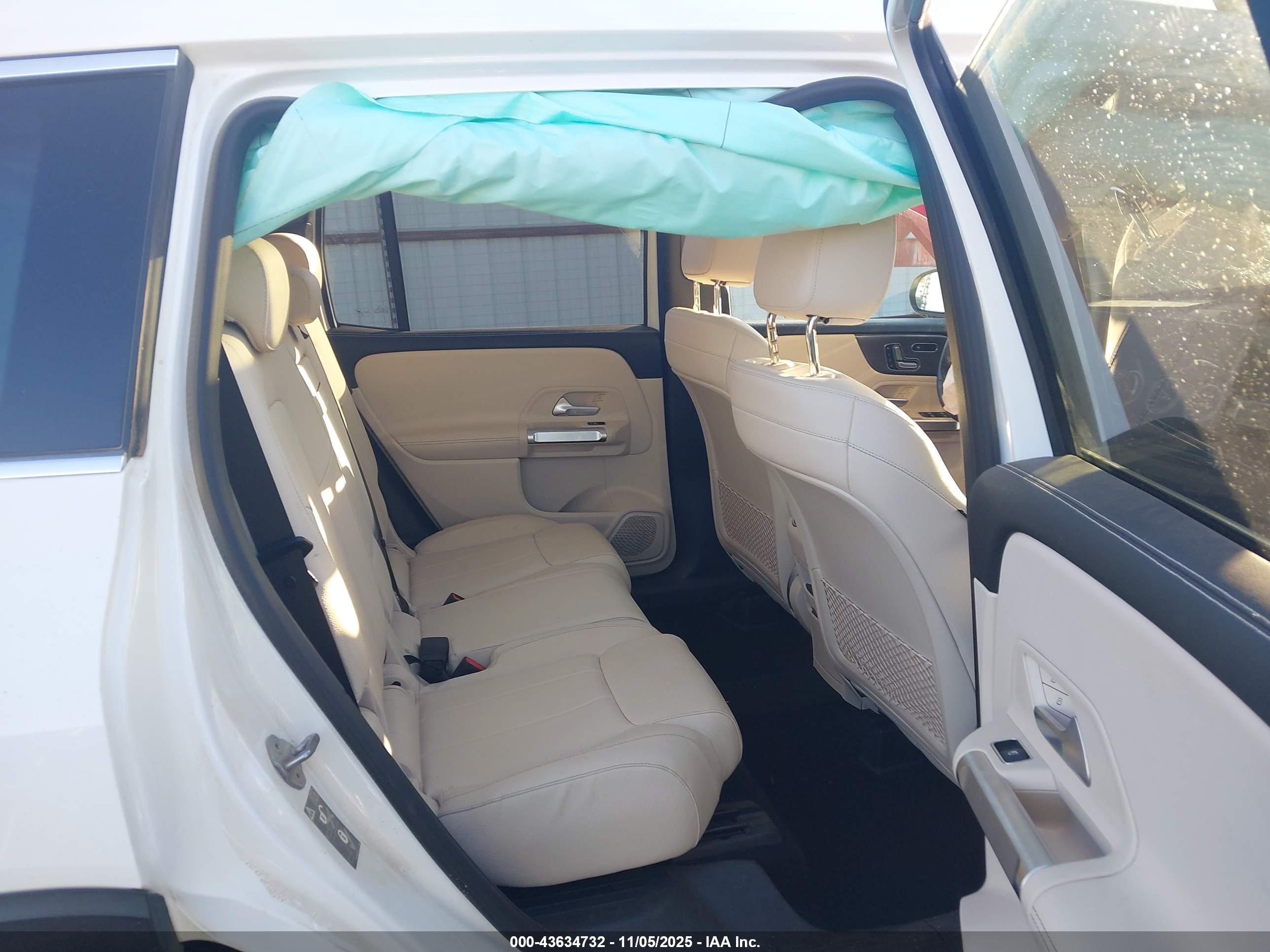 MERCEDES-BENZ GLB image 8
