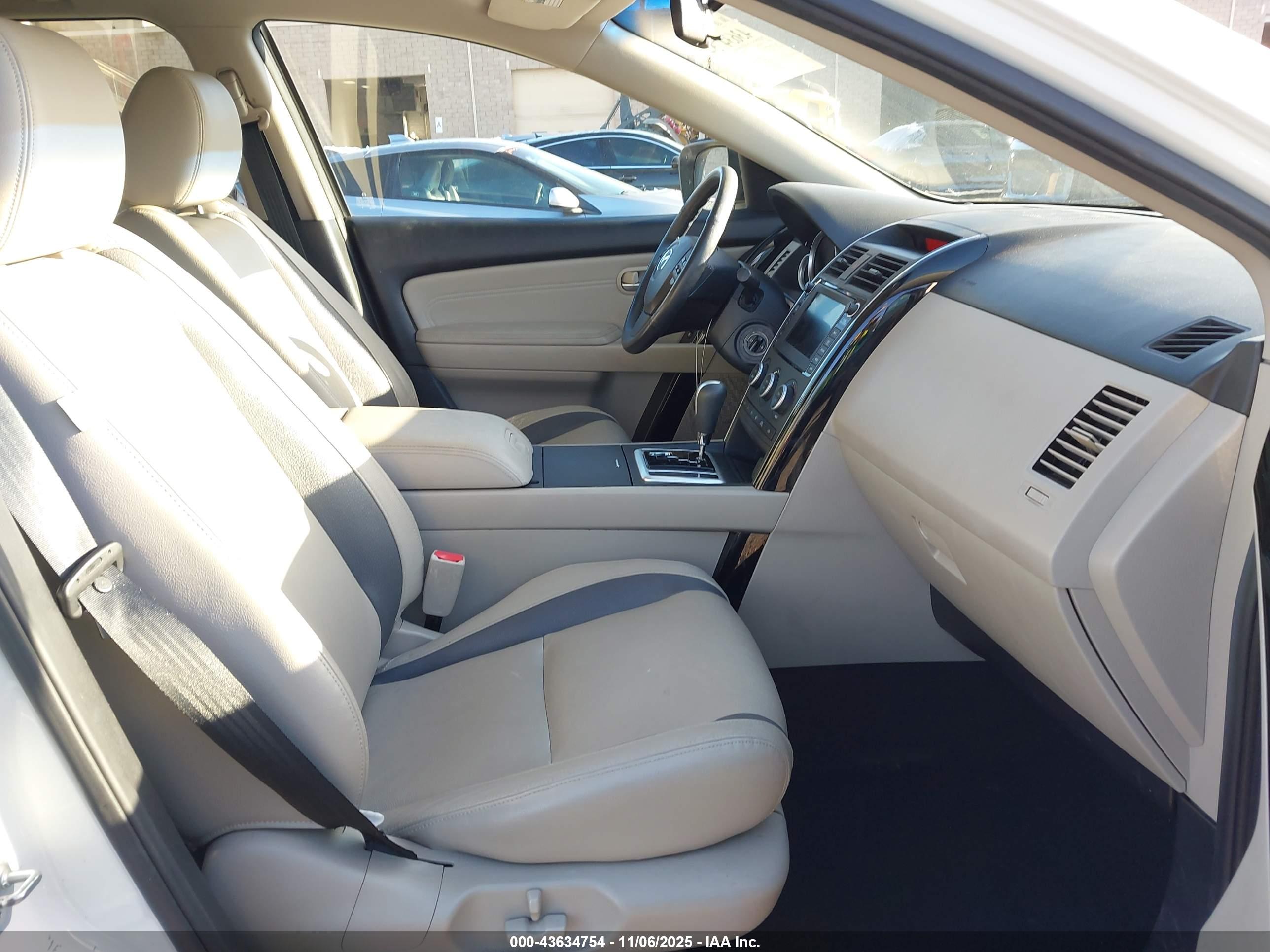 MAZDA CX-9 image 5