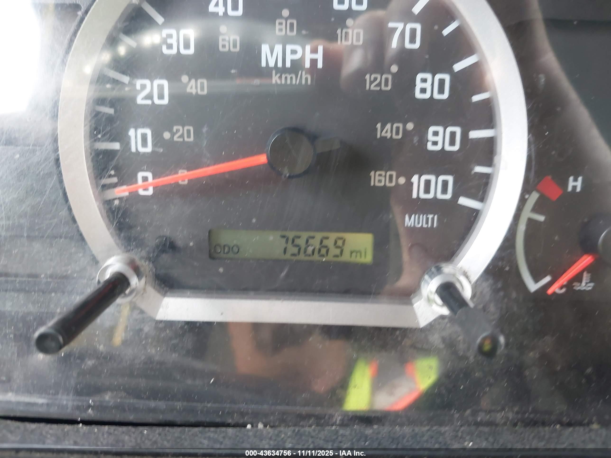 ISUZU REACH image 6