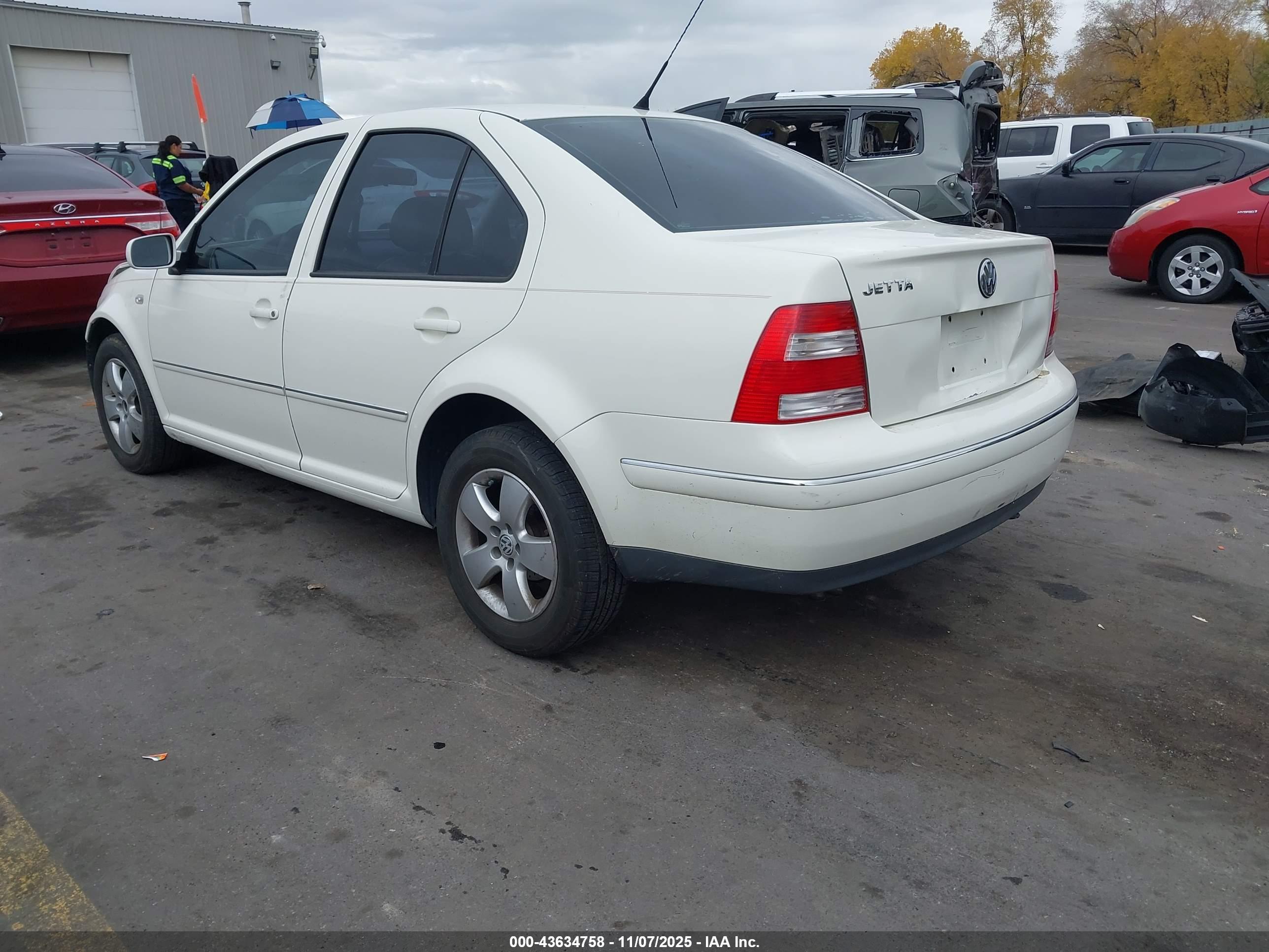 VOLKSWAGEN JETTA image 3