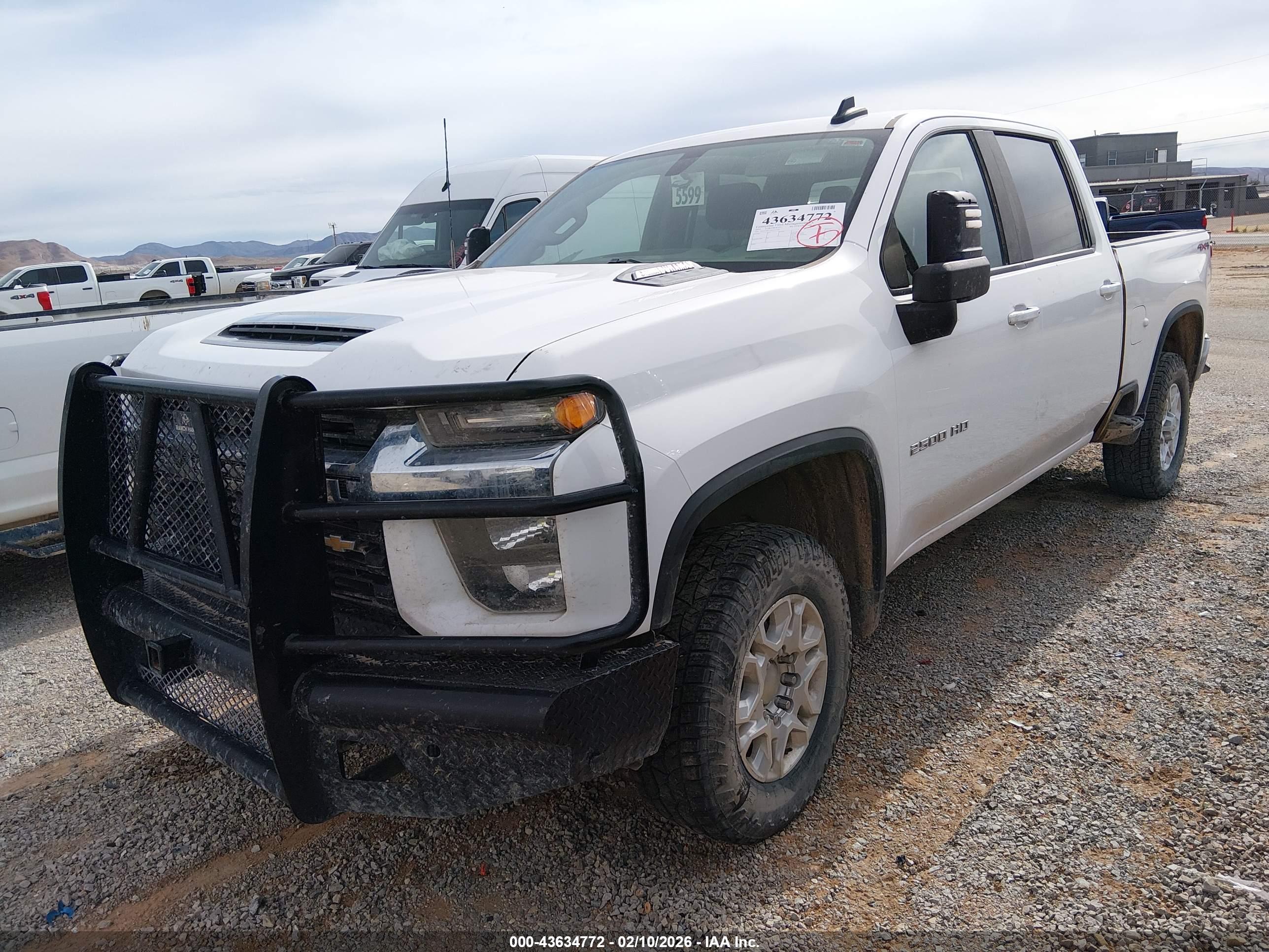 CHEVROLET SILVERADO image 2