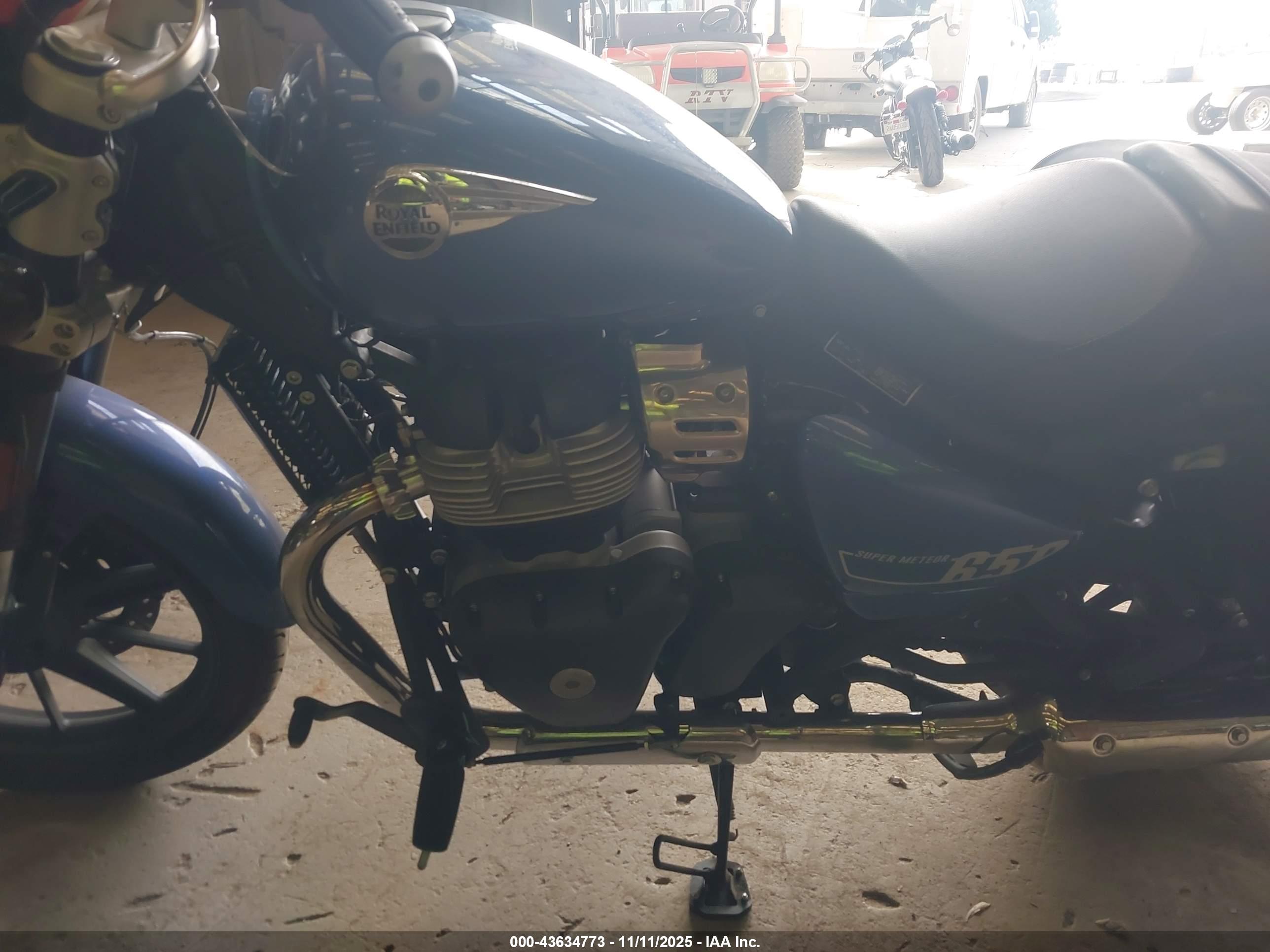 ROYAL ENFIELD image 9