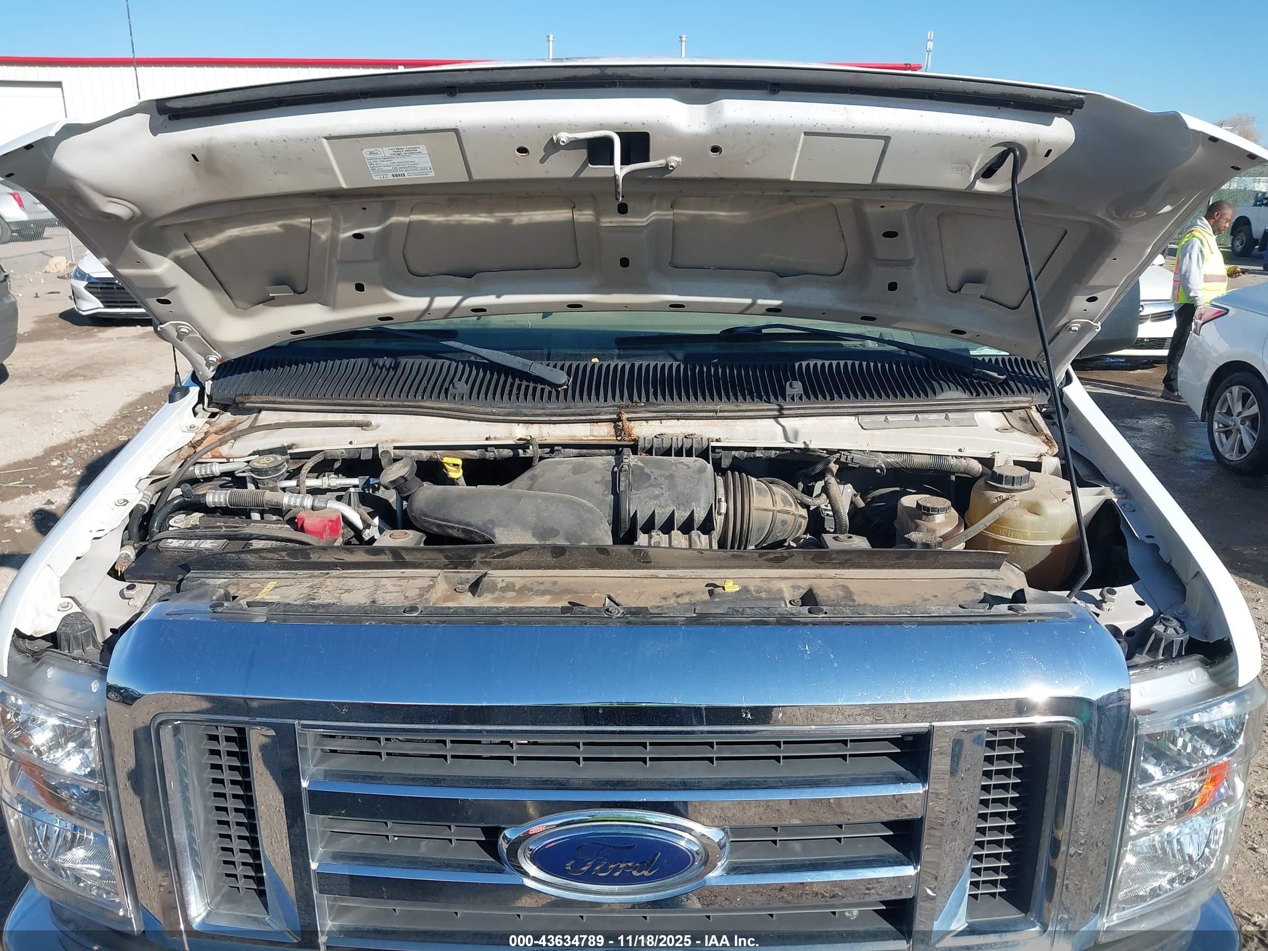 FORD E-250 image 10