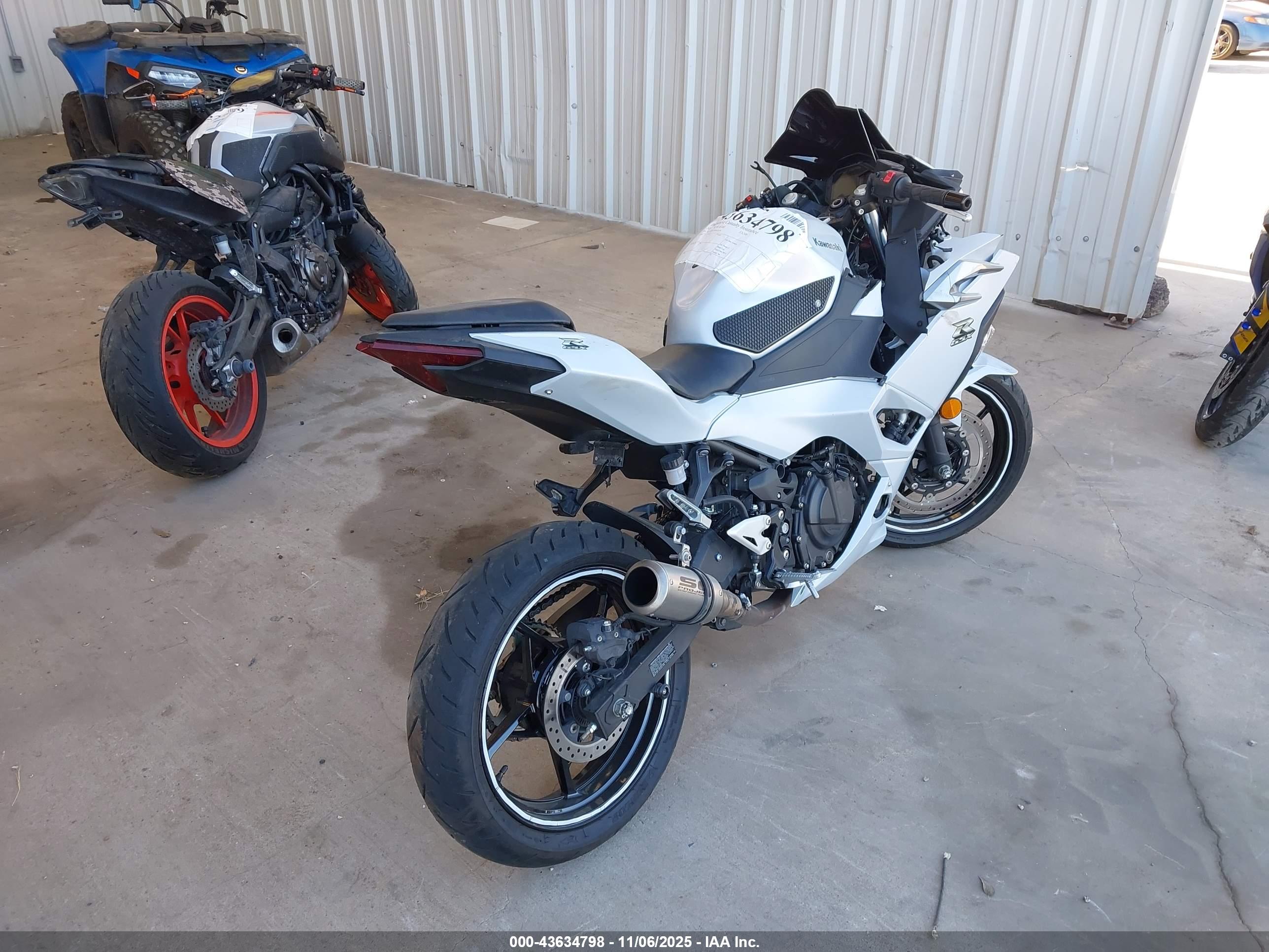 KAWASAKI EX500 image 4